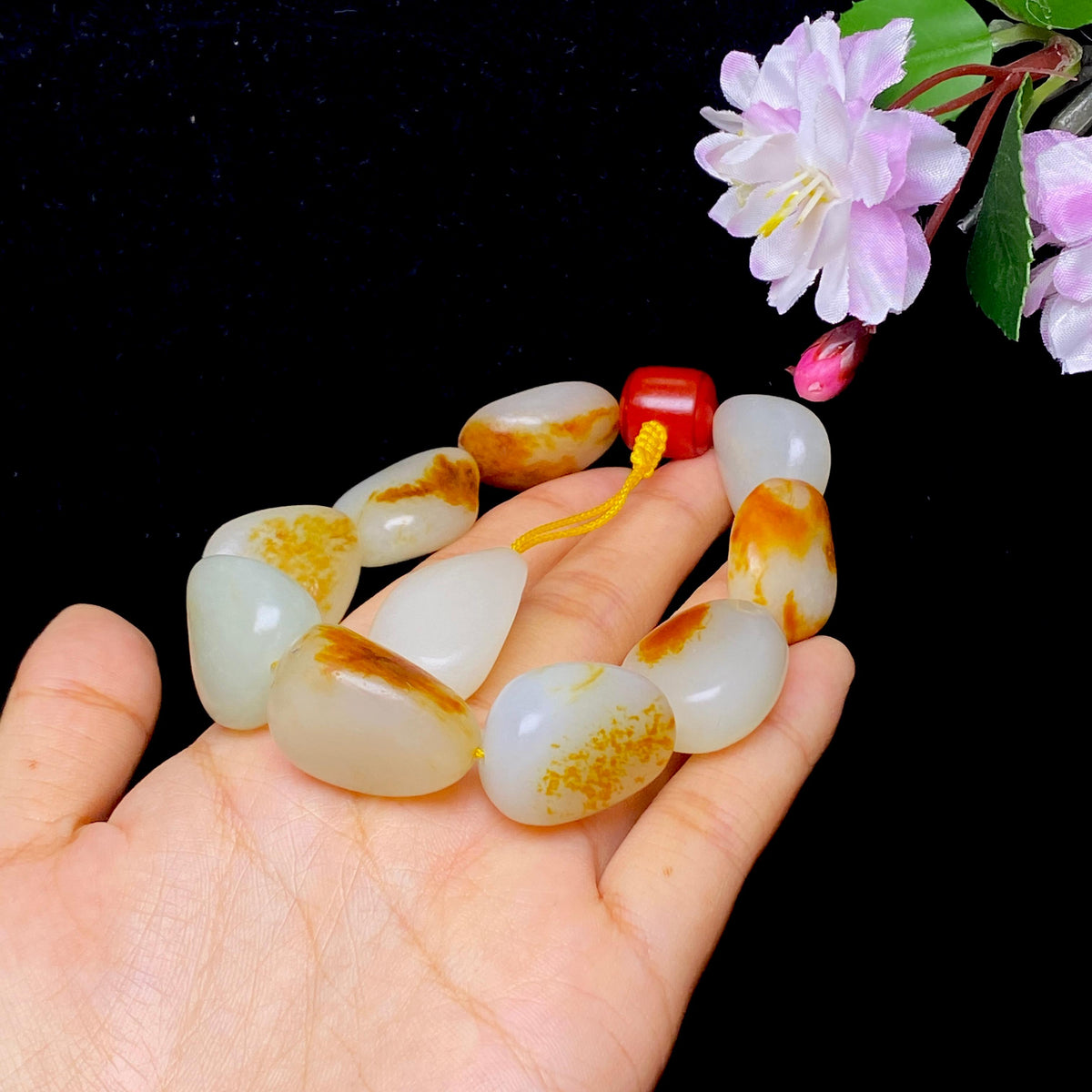 和田玉红皮籽料手串（87.99g）