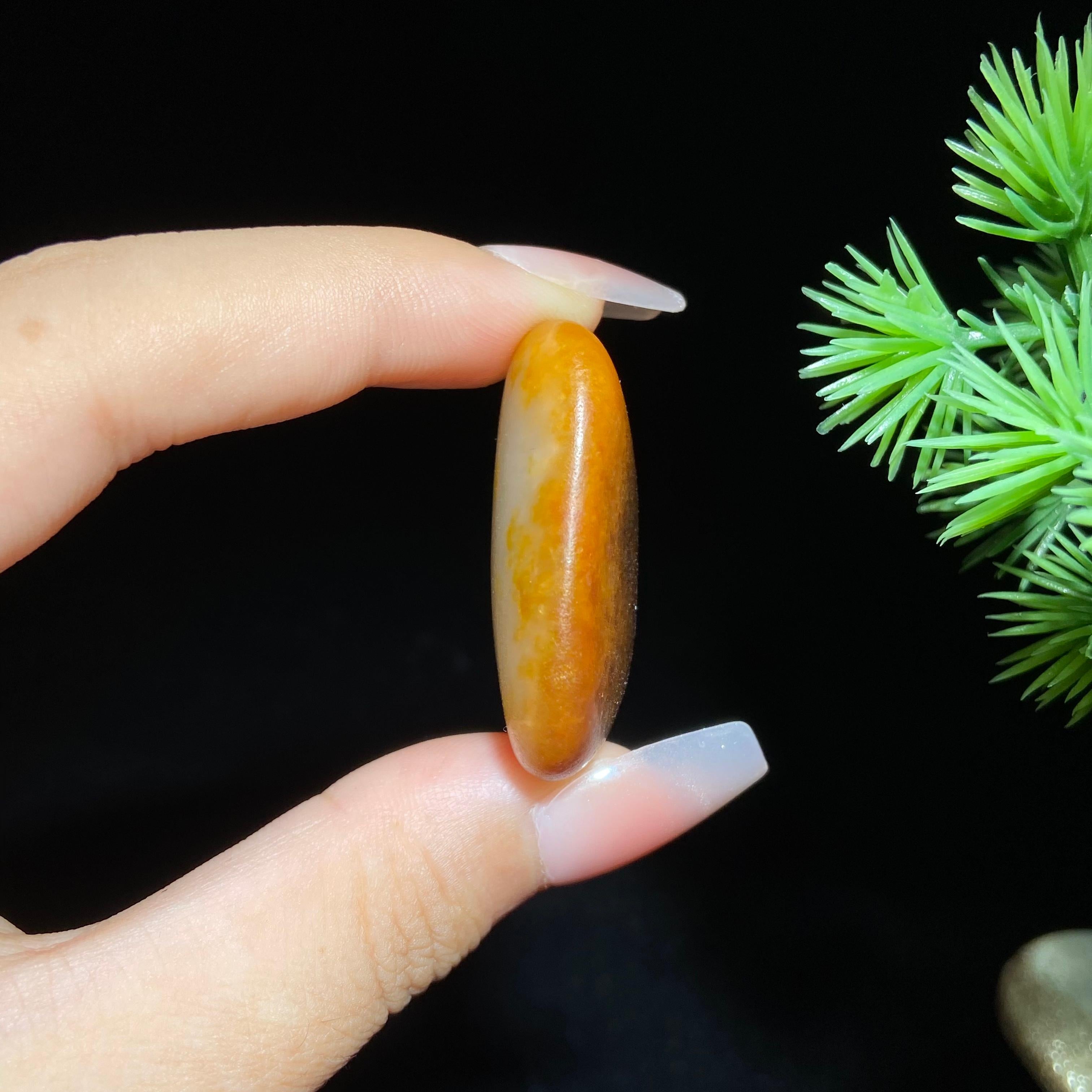 和田玉黄沁白肉籽料原石（16.8g）