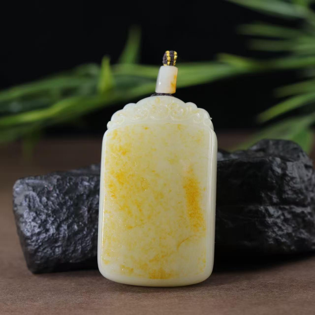 和田玉白玉洒金皮无事牌（82.9g）