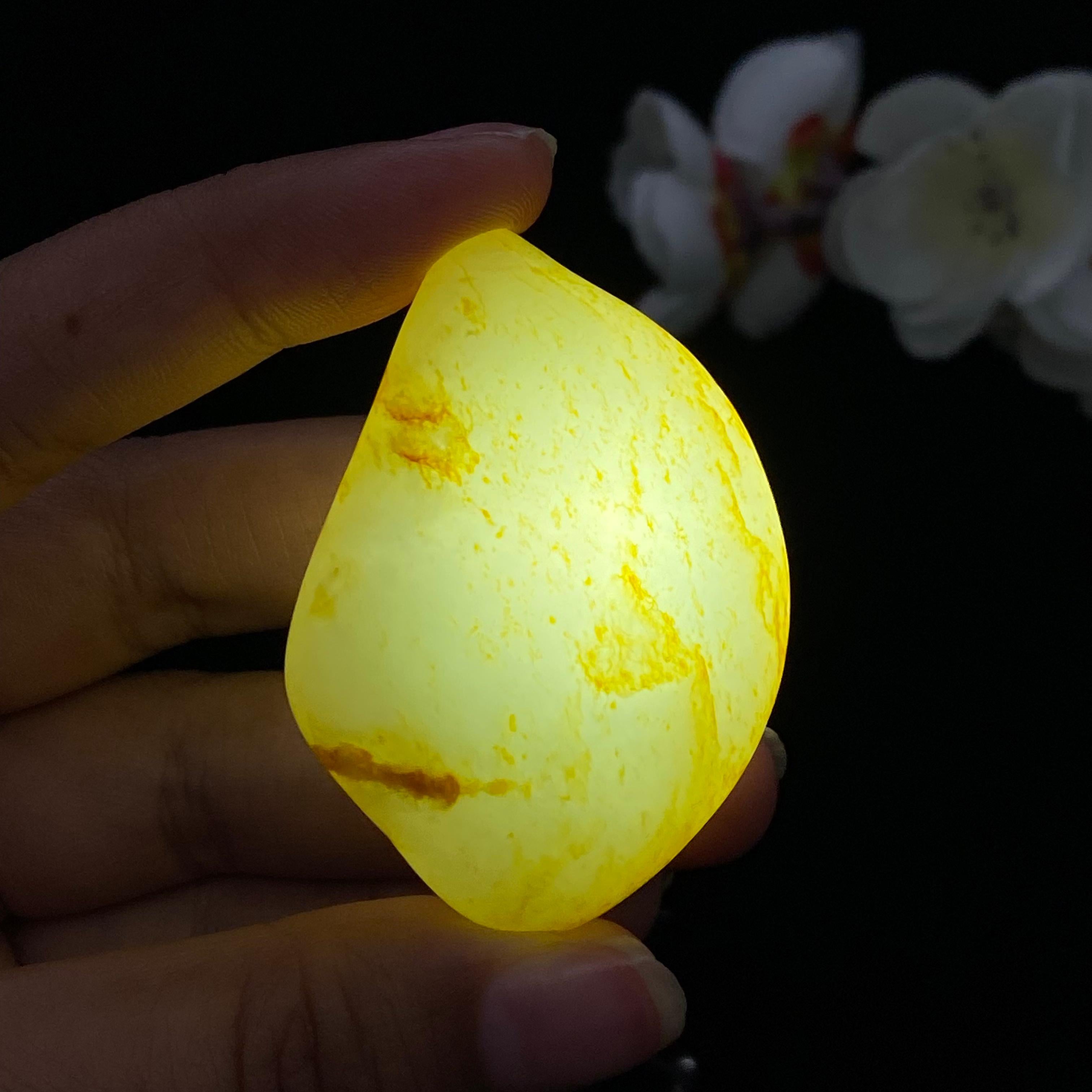 和田玉洒红皮籽料挂件（44g）