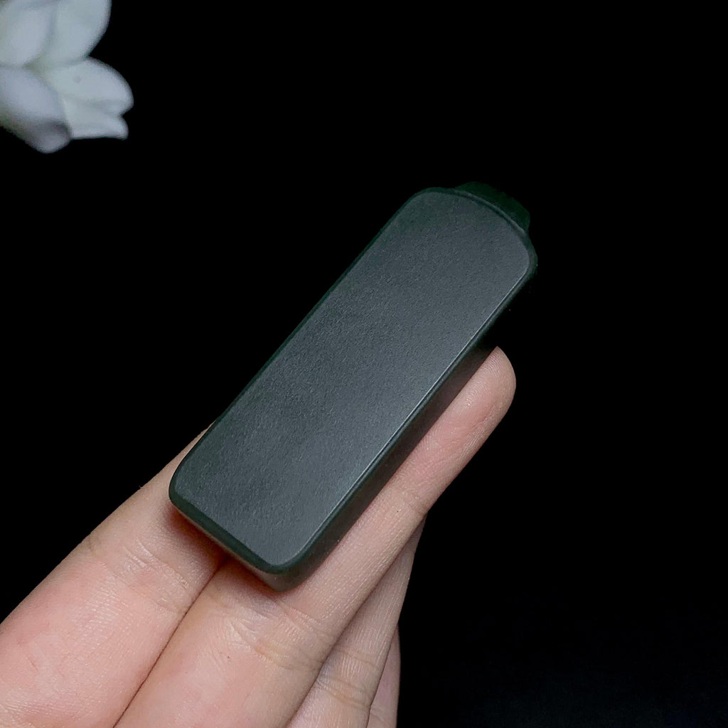 和田玉一细塔青无事牌（31.5g）