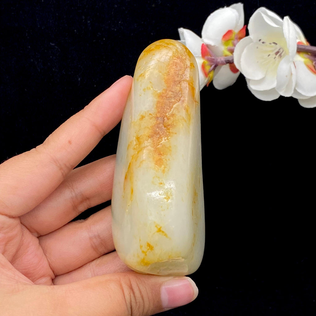 和田玉洒金皮籽料手把件（201.2g）