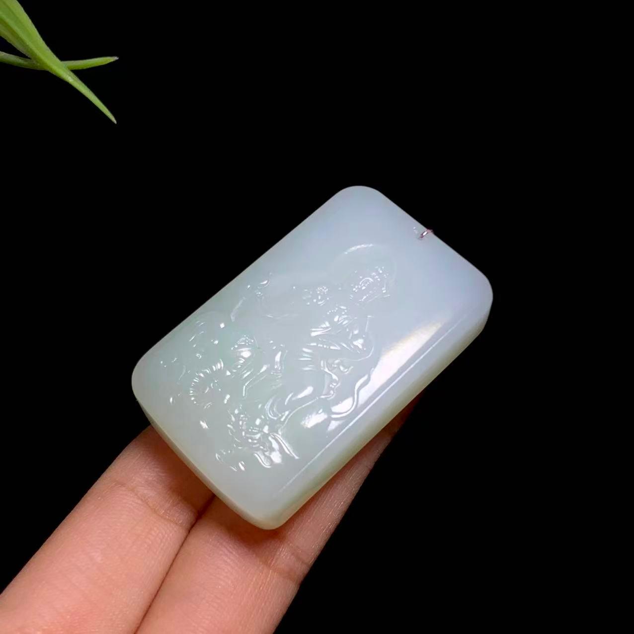 和田山料白玉带翠观音挂件（45.5g）