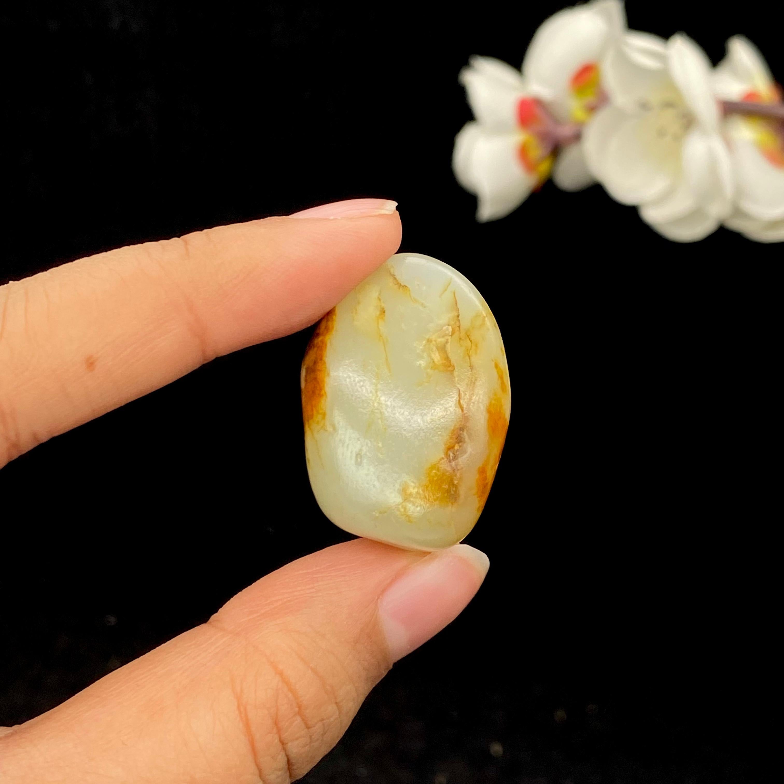 【超值推荐】和田玉聚黄皮籽料吊坠籽（15.1g）