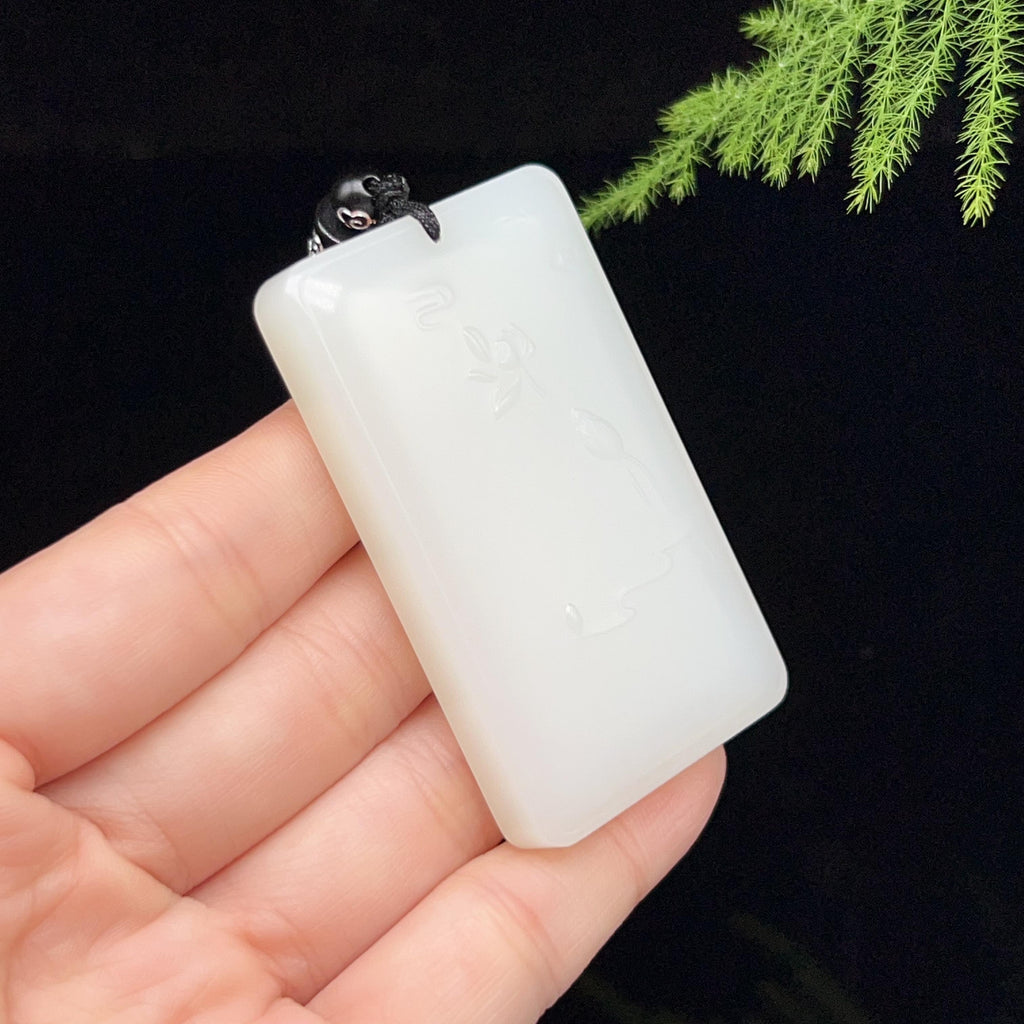 和田玉羊脂白玉无事牌（58.3g）