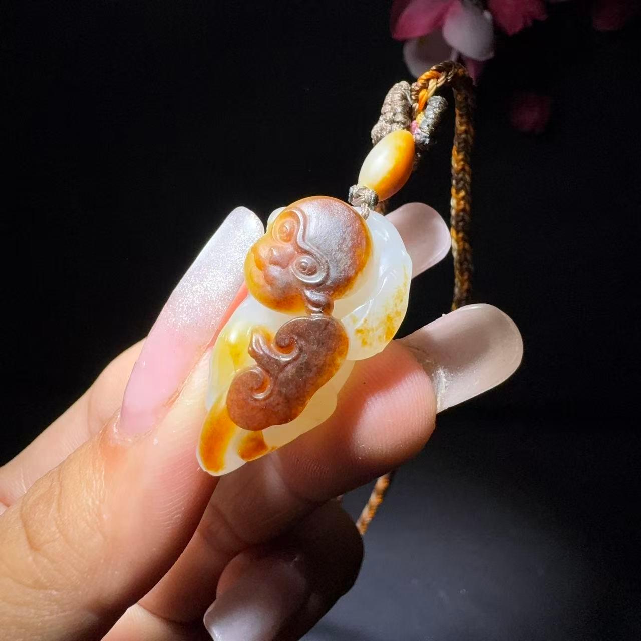 和田玉籽料挂件猴子（14.2g）