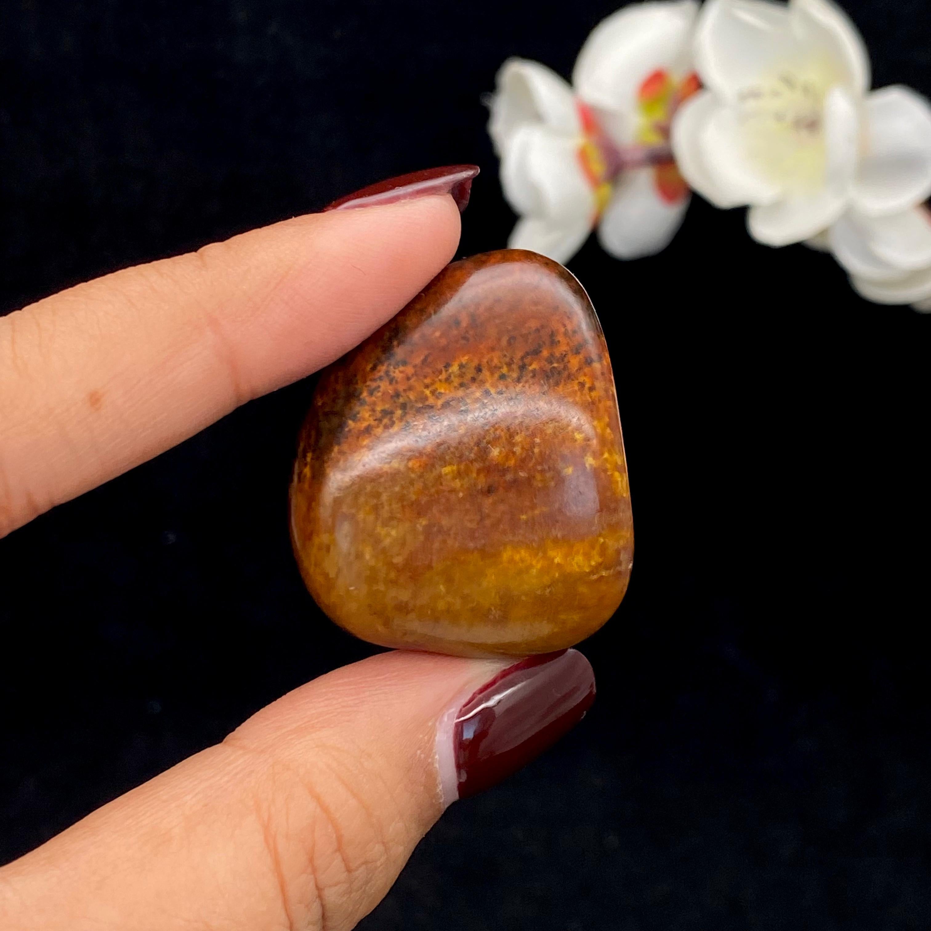 和田玉红沁皮籽料原石（26g） – 厚德载玉