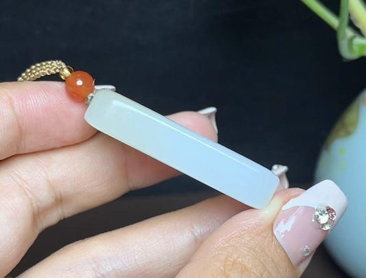 新疆和田玉且末糖羊脂玉平安无事牌（25.7g）