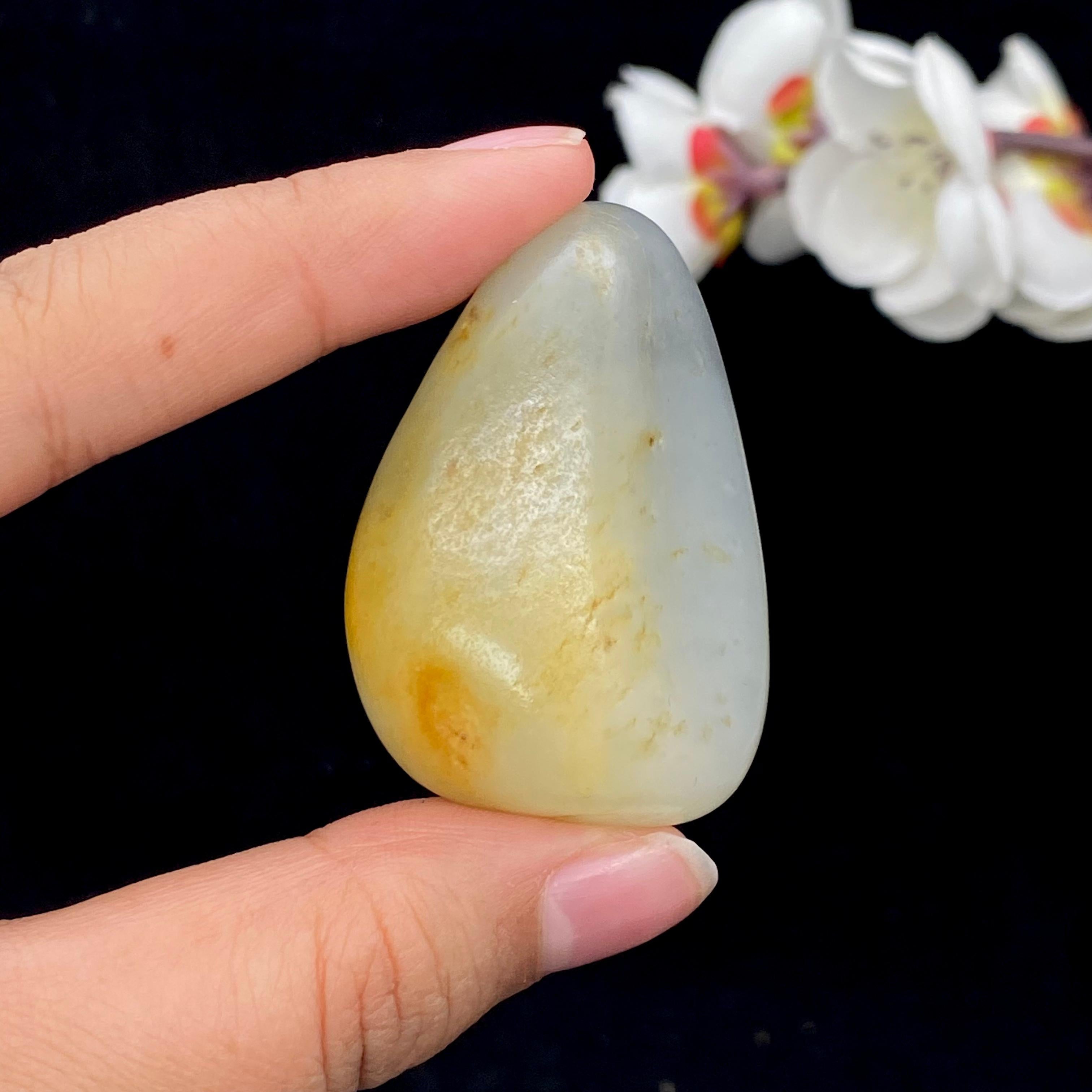 和田玉聚黄皮青花底籽料男士挂件（50g）