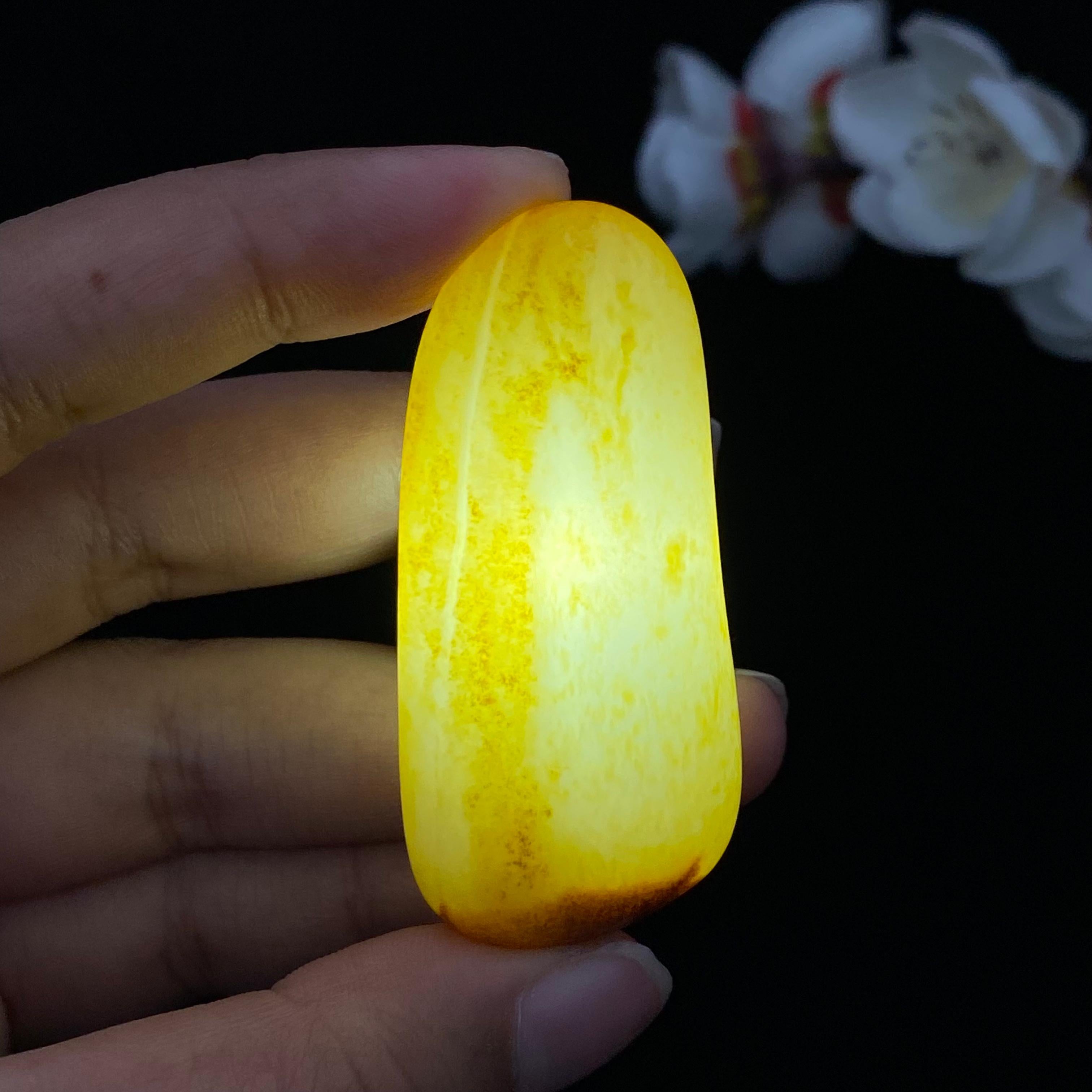 和田玉聚红皮籽料挂件（31.3g）