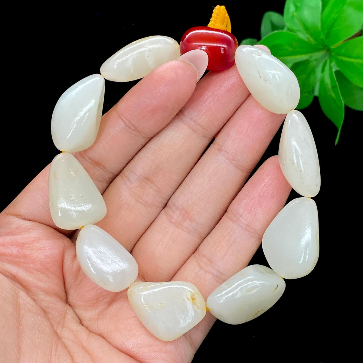 和田玉白玉带黄皮籽料【精品手串】（57.4g）