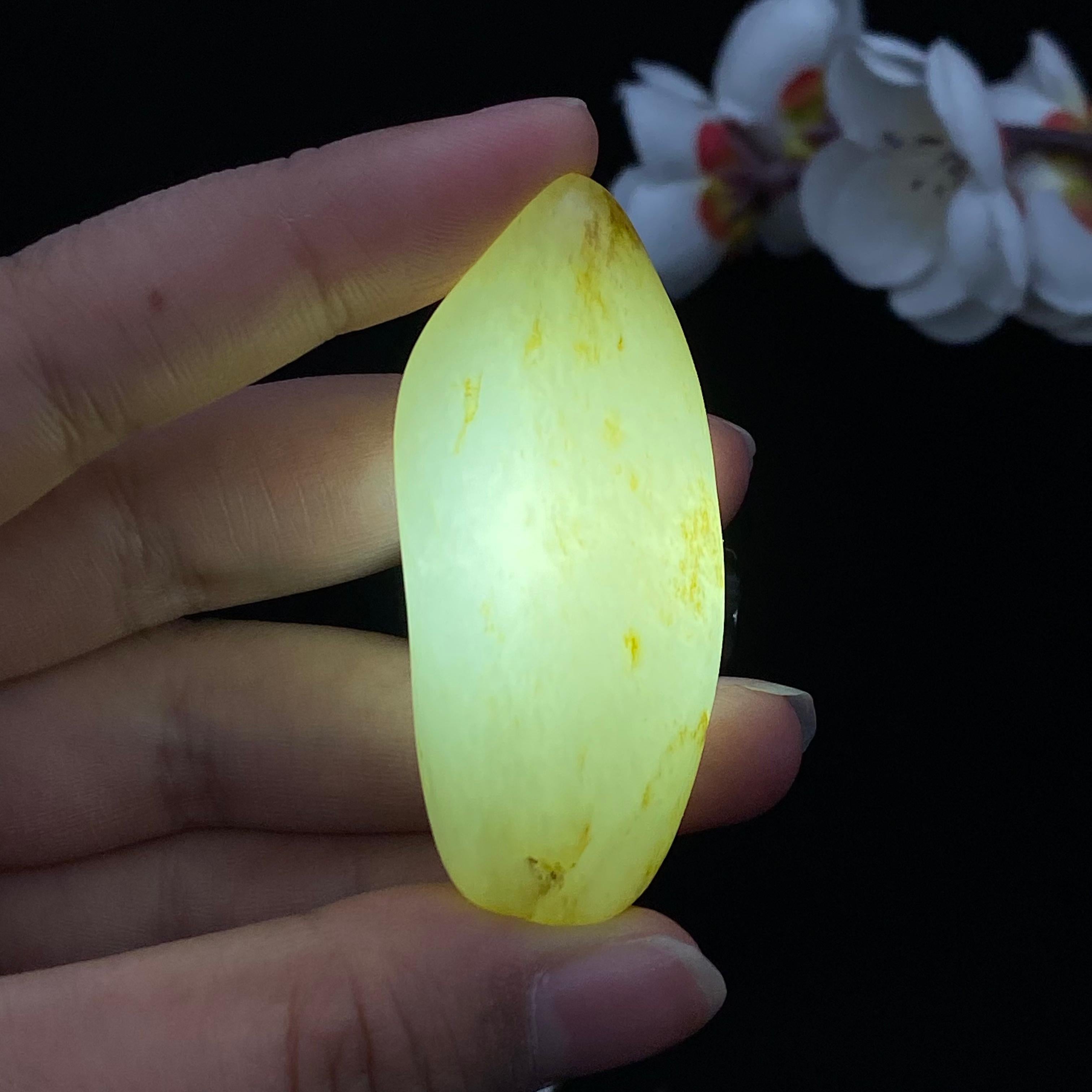和田玉秋梨籽料挂件（31.5g）