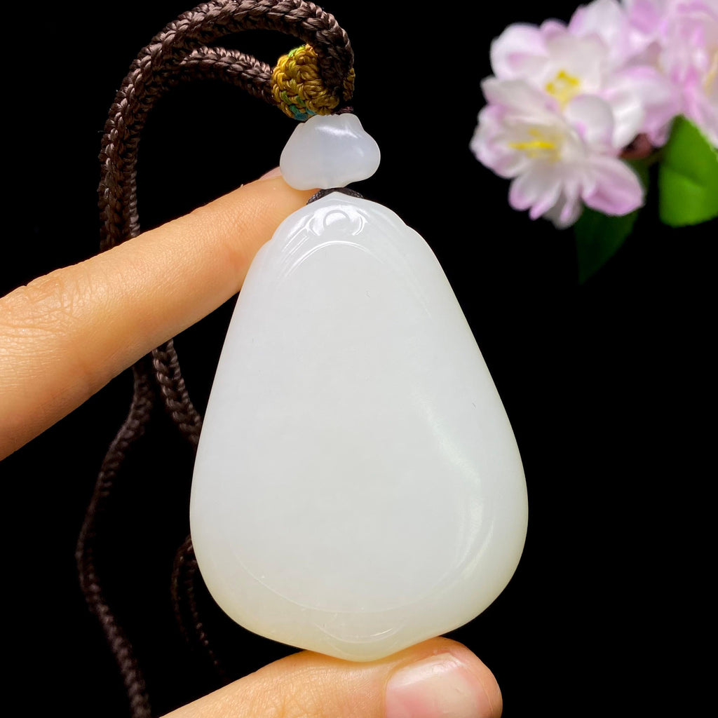 和田玉籽料无事牌（60.7g）