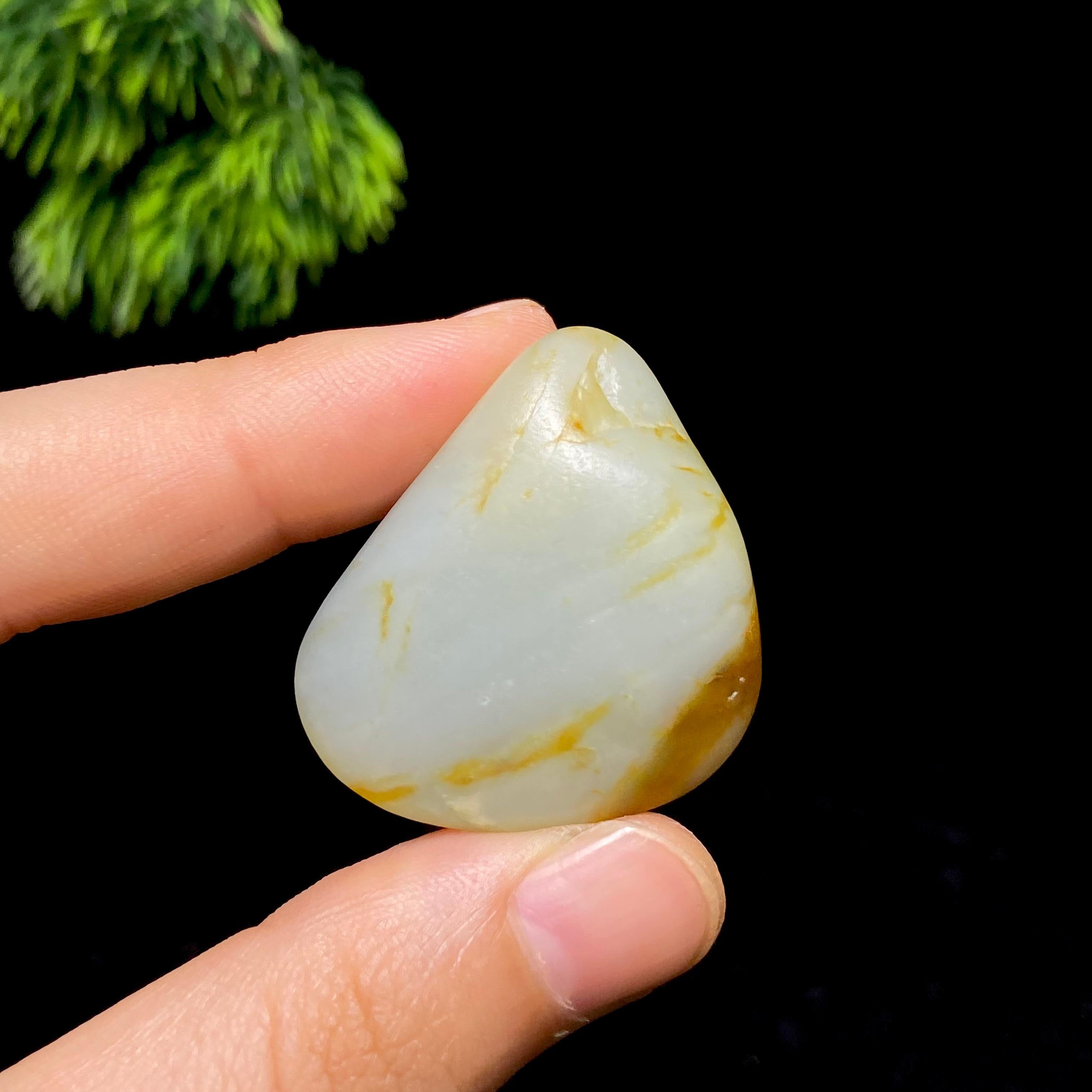 【超值推荐】和田玉黄皮籽料（20.2g）