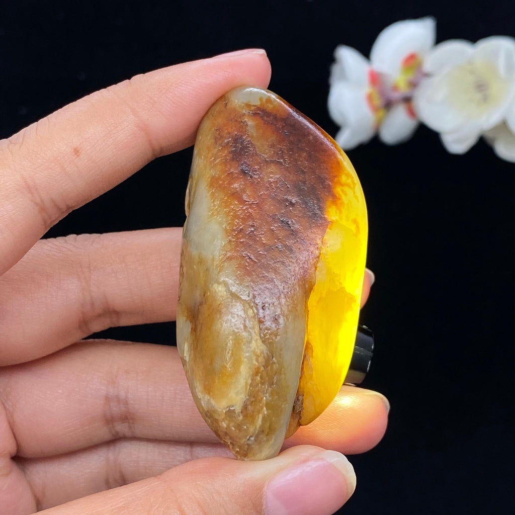 和田玉聚红皮籽料手把件（66.2g）