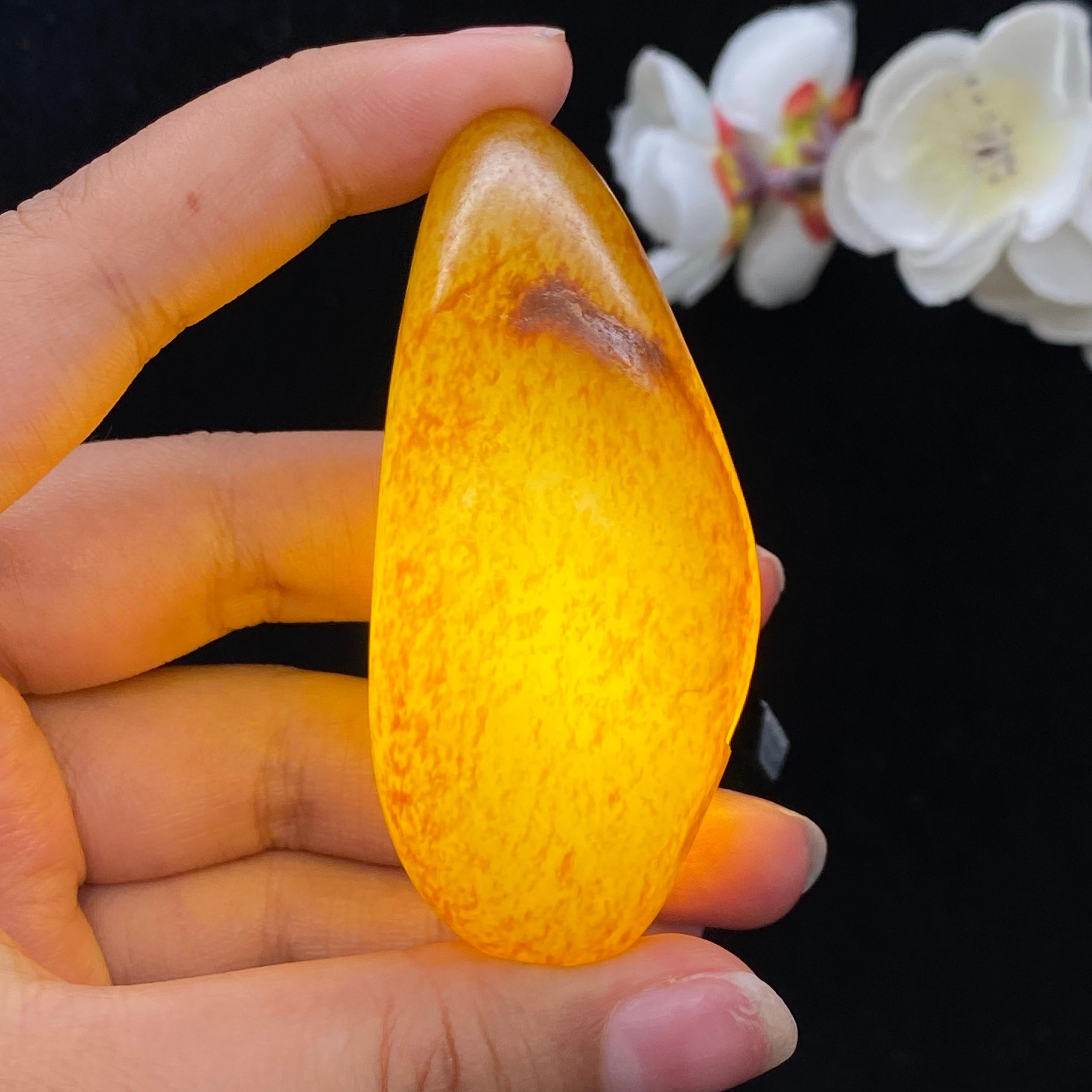 和田玉洒红皮籽料（93.1g）