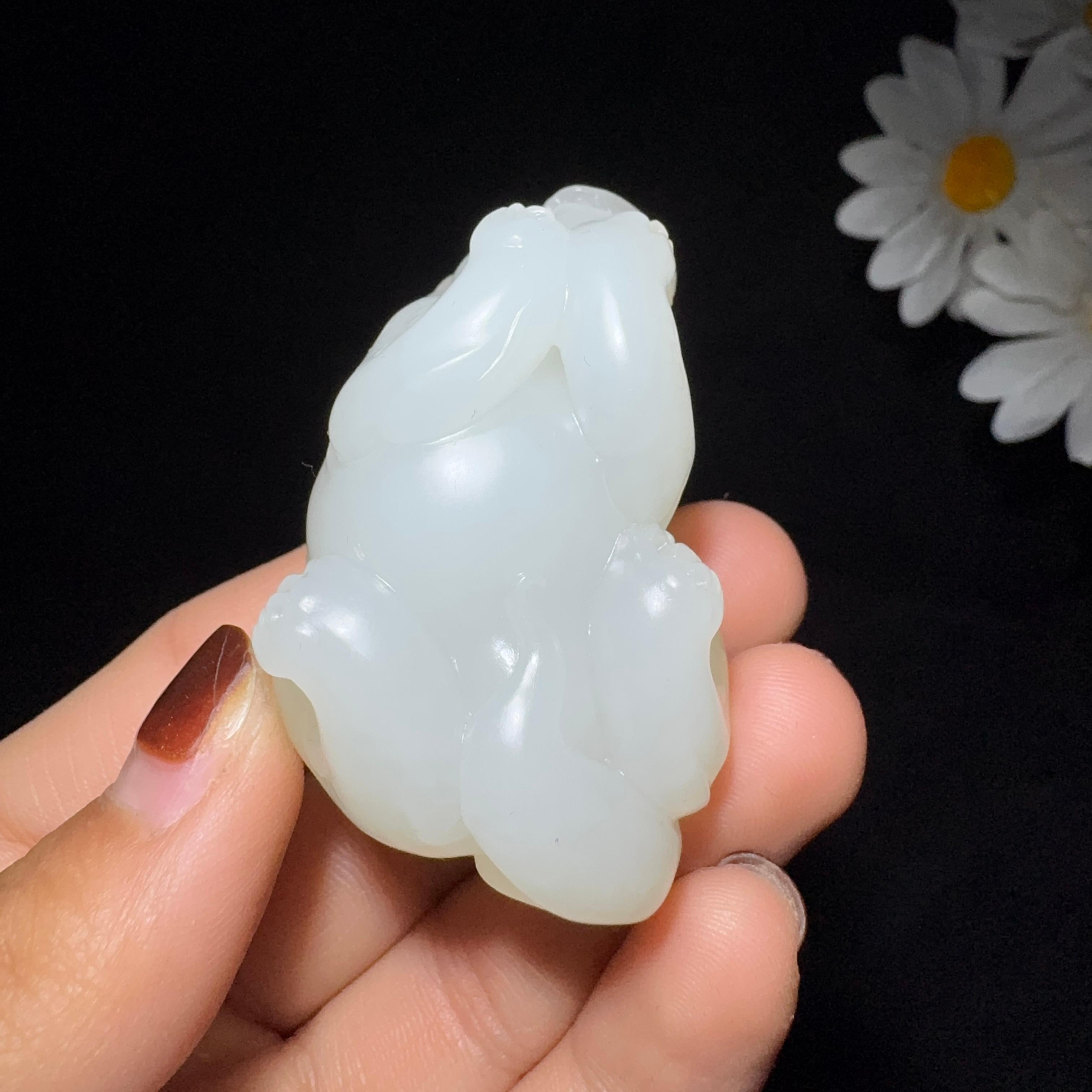 和田玉籽料手把件貔貅（76.2g）