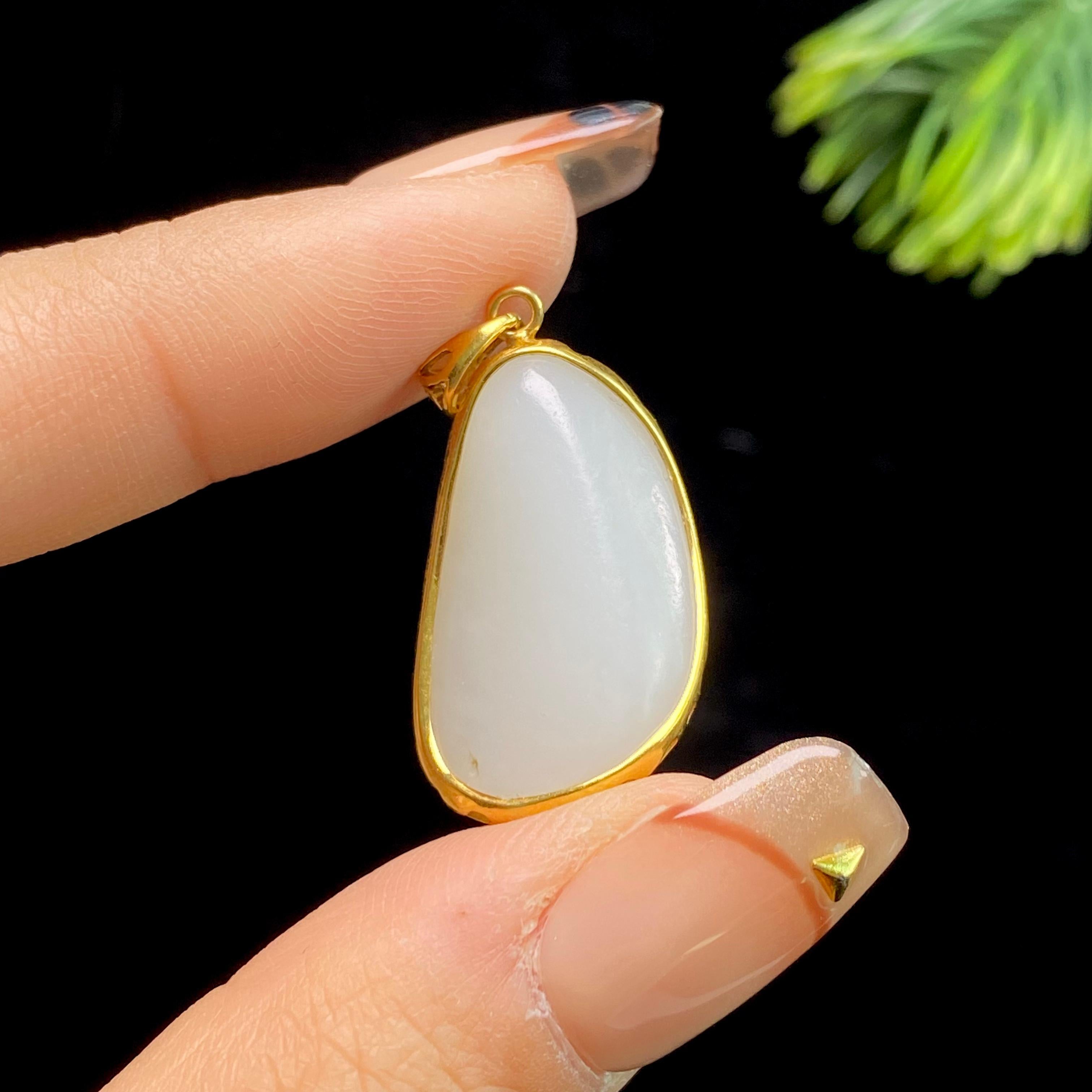 和田玉18k镶金籽料吊坠（5.2g）