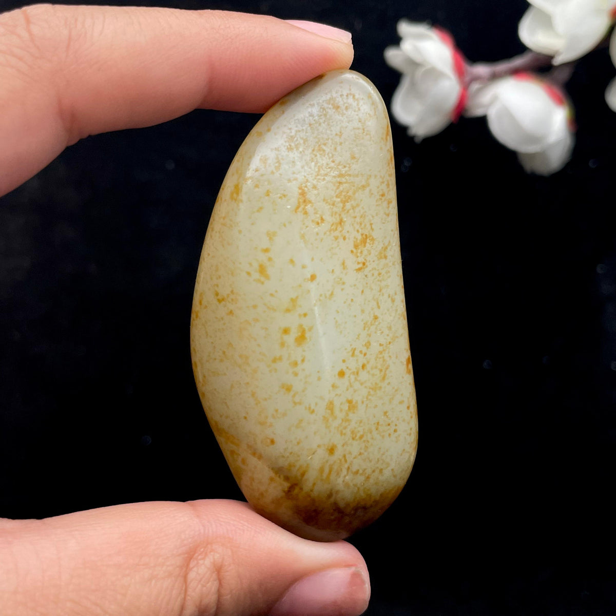 和田玉洒金皮籽料大挂件（52.3g）