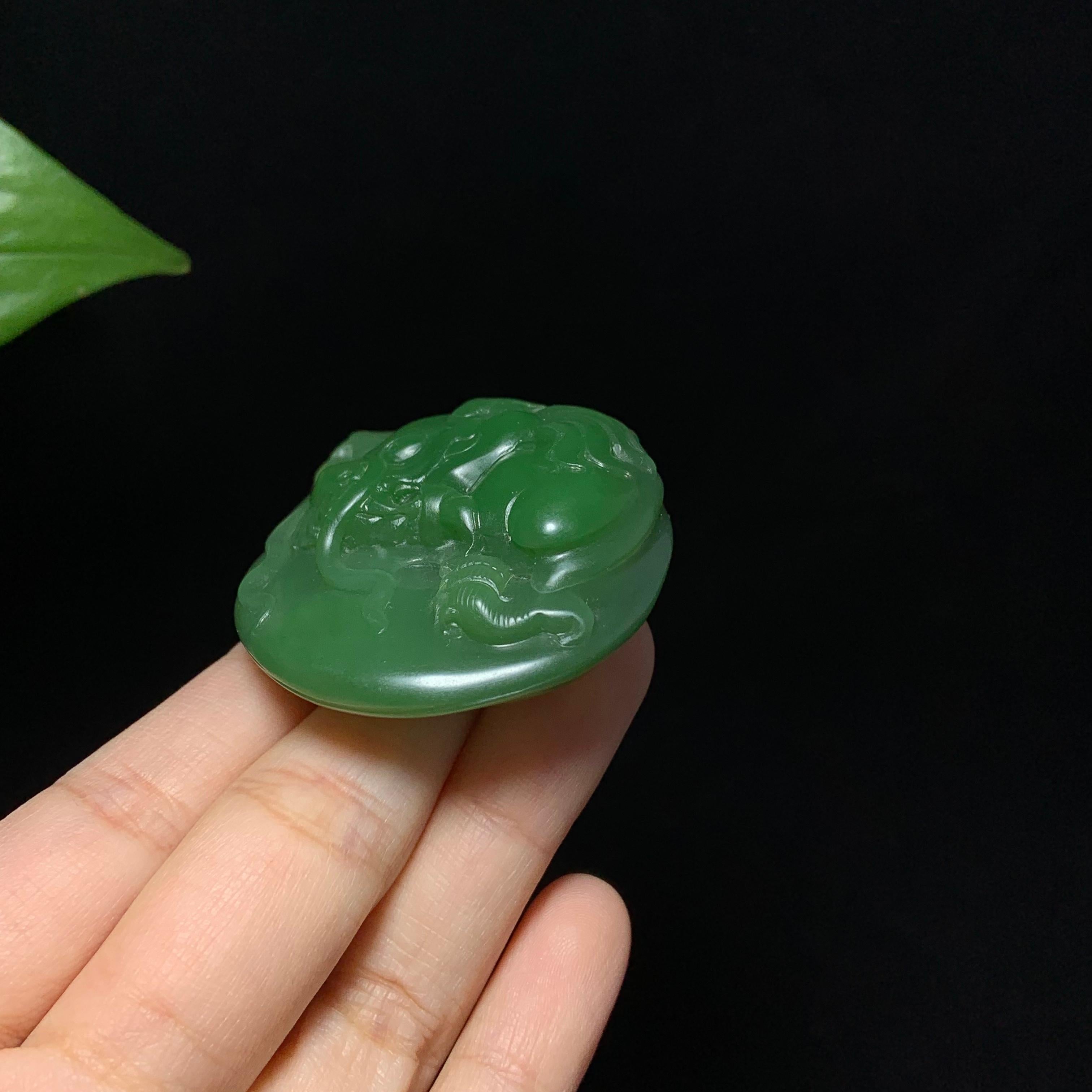 收藏级碧玉粉绿生肖龙挂件（53.0g）