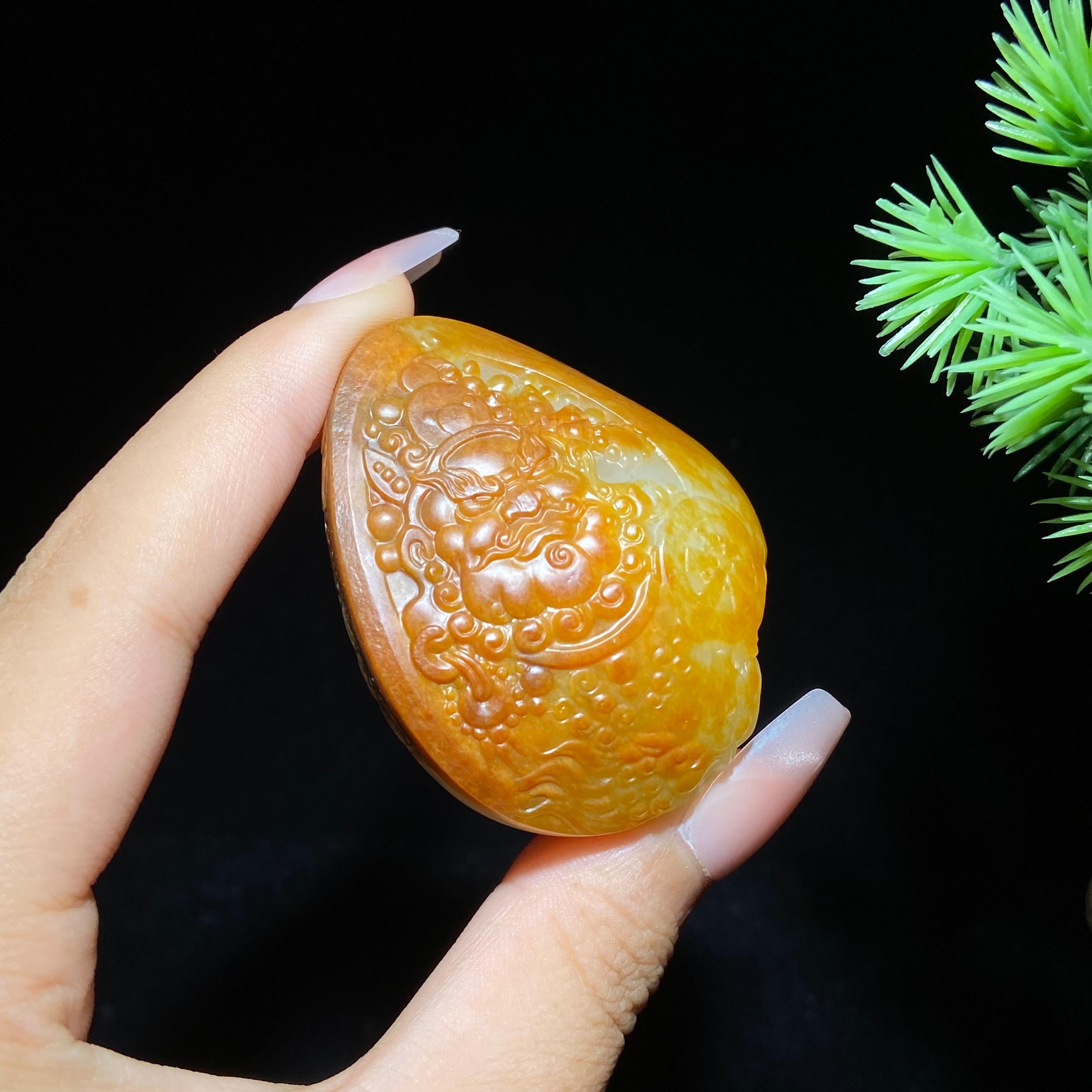 和田玉籽料黄财神（53.5g）