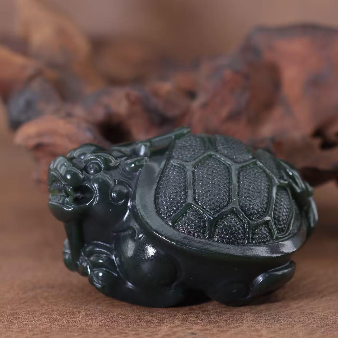 和田玉黑青龙龟手把件（254.6g）