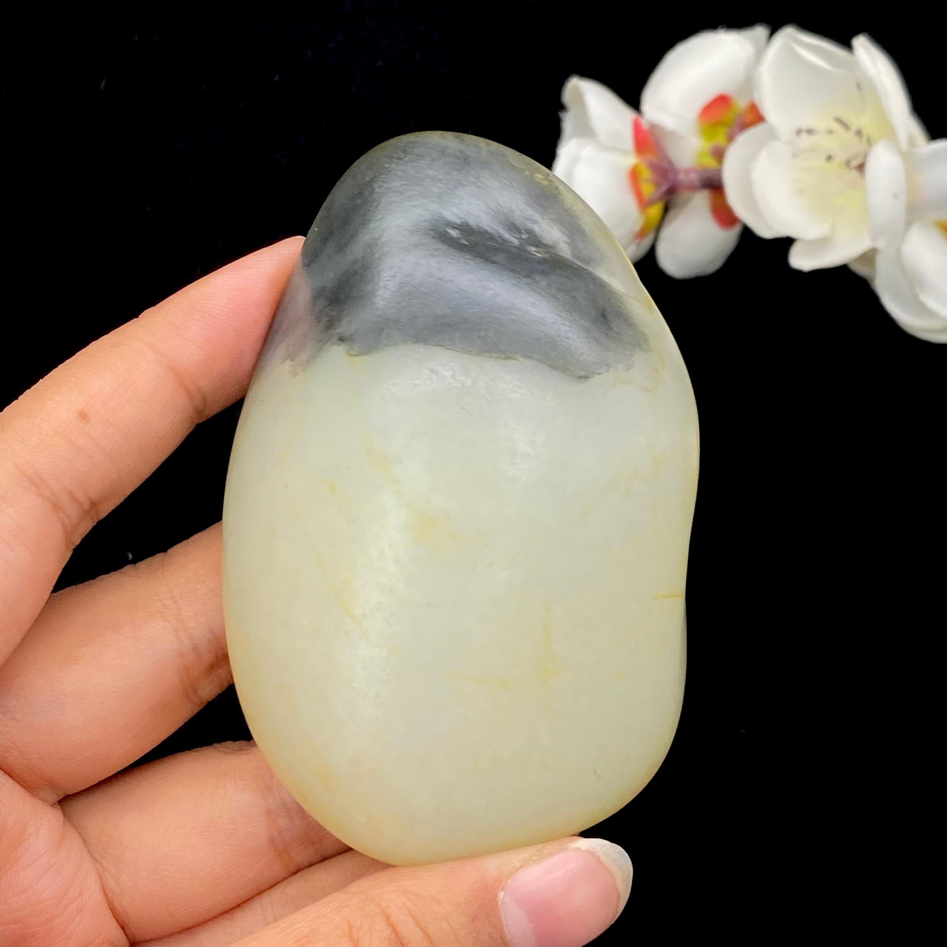 和田玉洒金皮青花籽料手把件（194.8g）