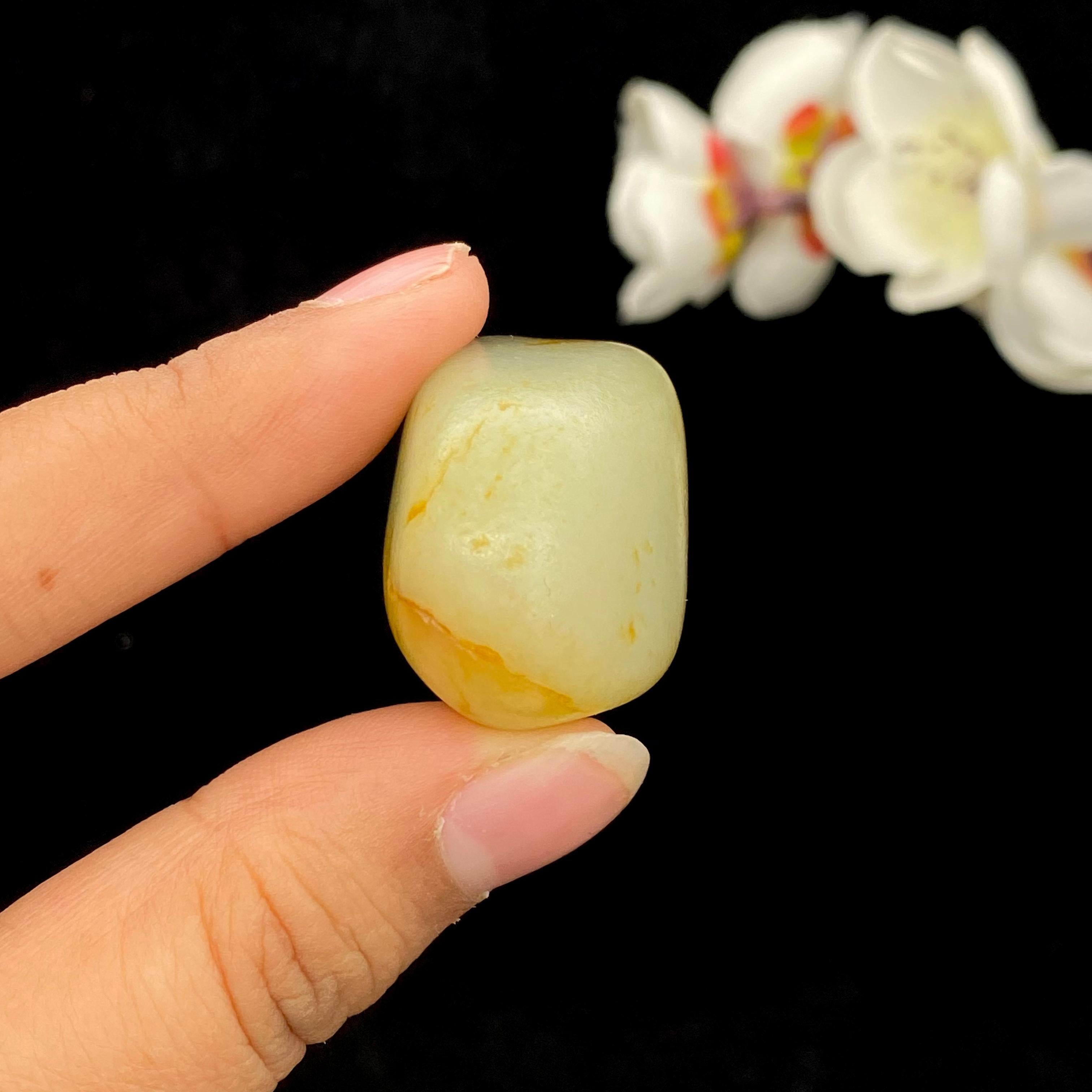和田玉洒金皮青花底籽料挂件（24.6g）
