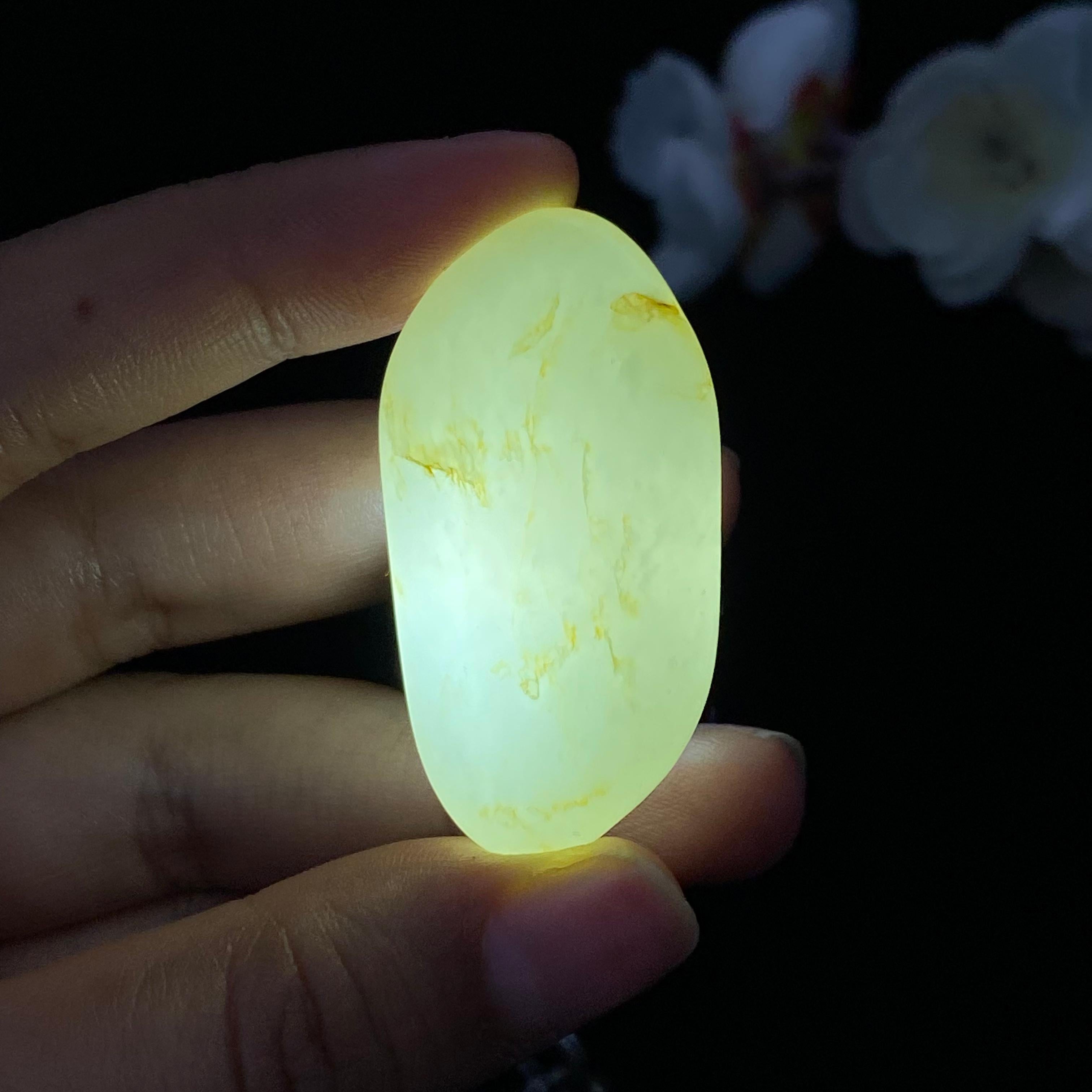 和田玉洒金皮籽料（23.9g）