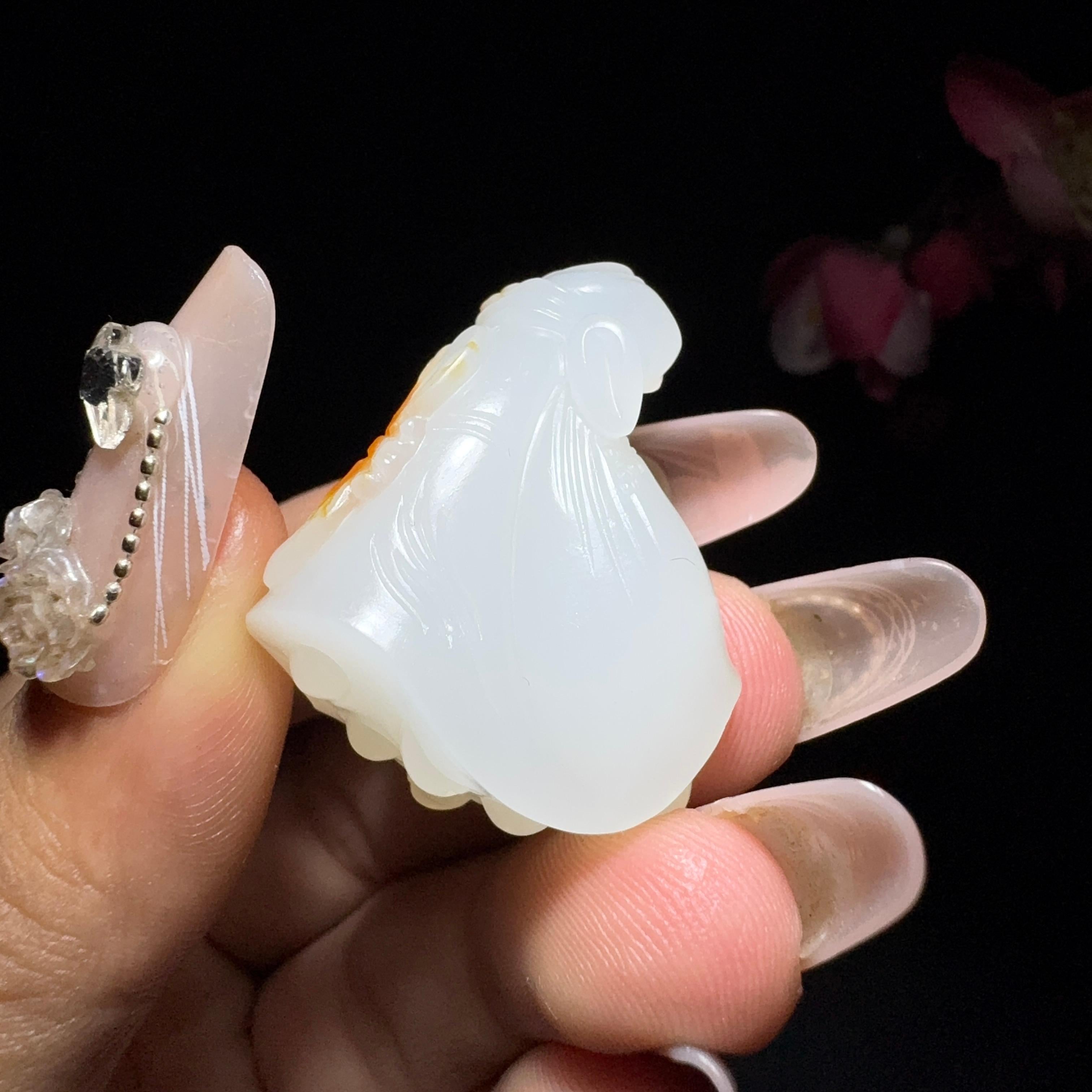 和田玉籽料挂件莲蓬（16.1g）