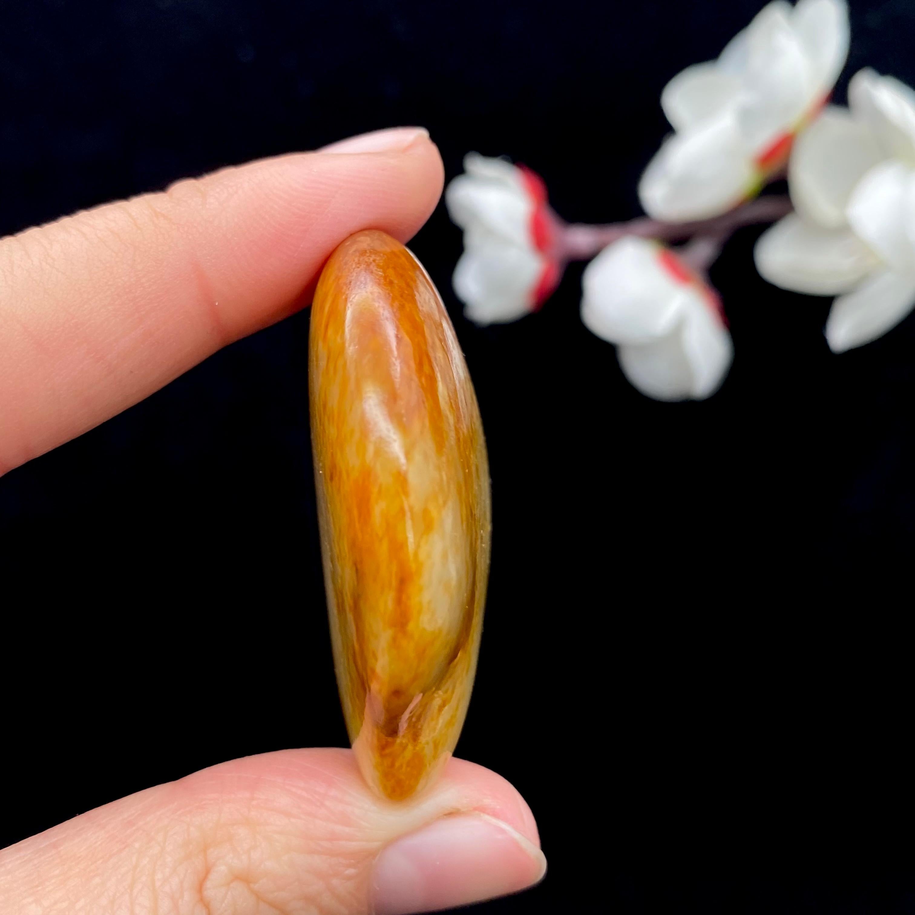 和田玉聚黄皮籽料挂件（35g）