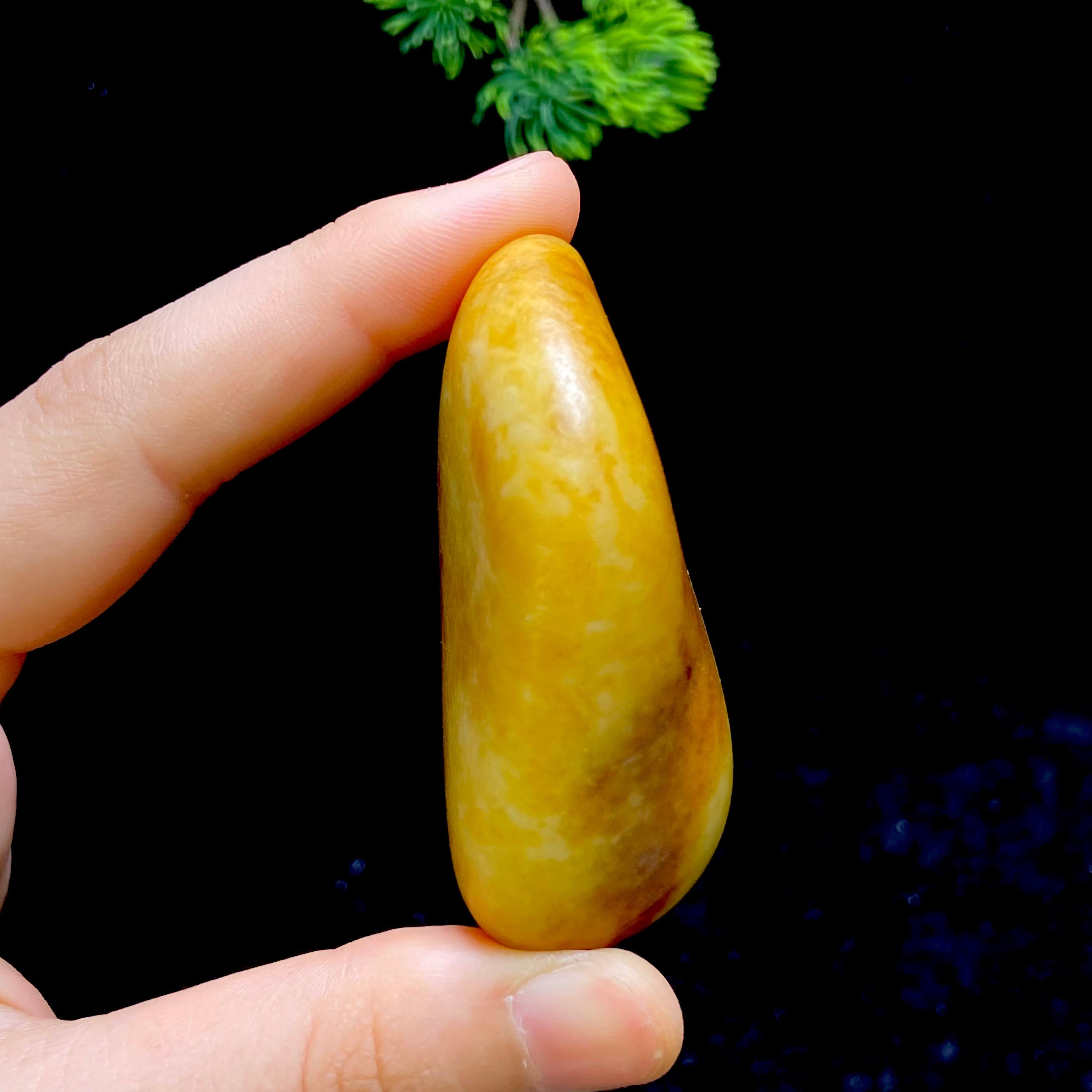 和田玉黄沁皮籽料（98.1g）