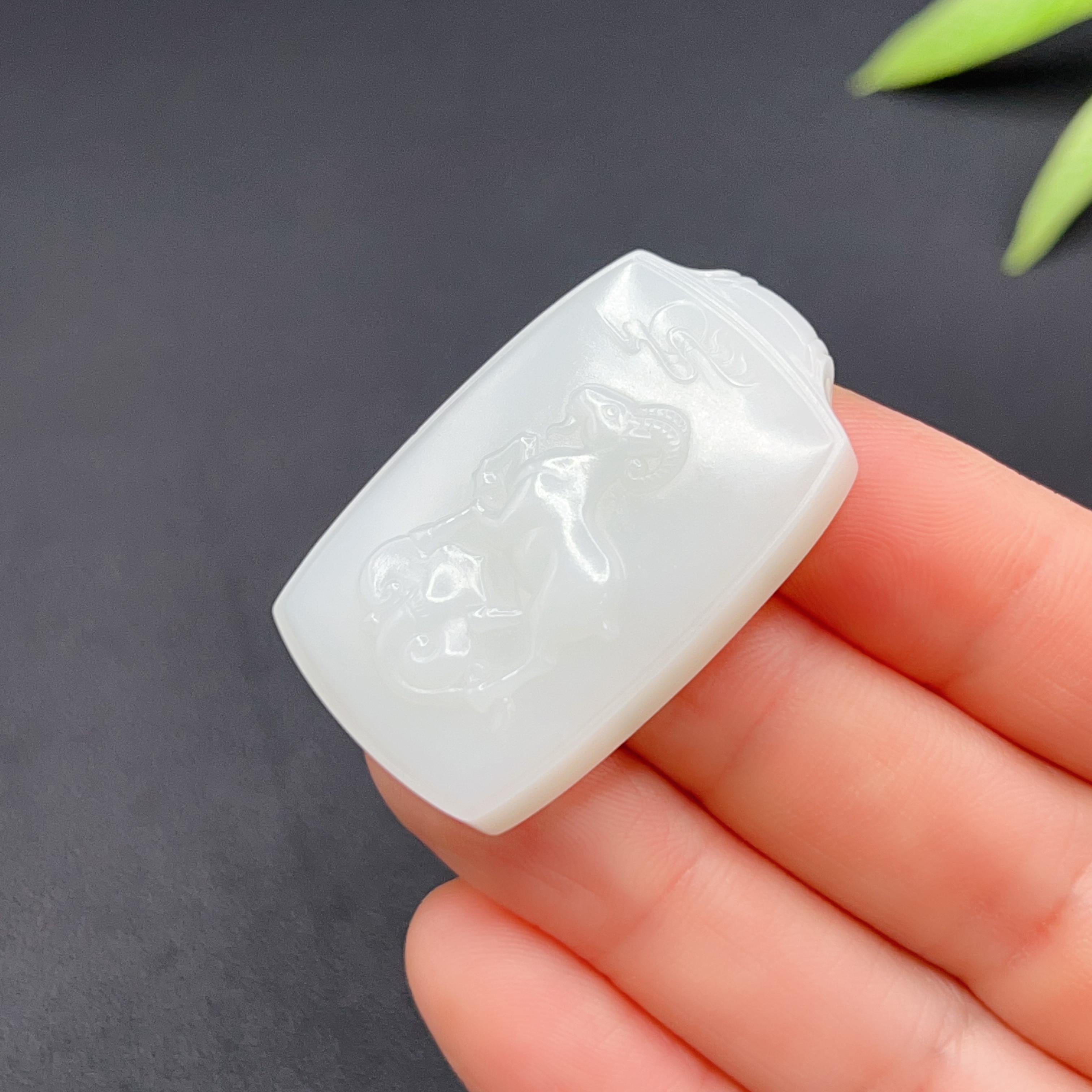 和田玉羊脂白玉羊玉牌（19.03g）