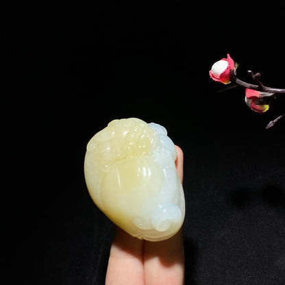和田山料糖白玉貔貅手把件（113.2g）