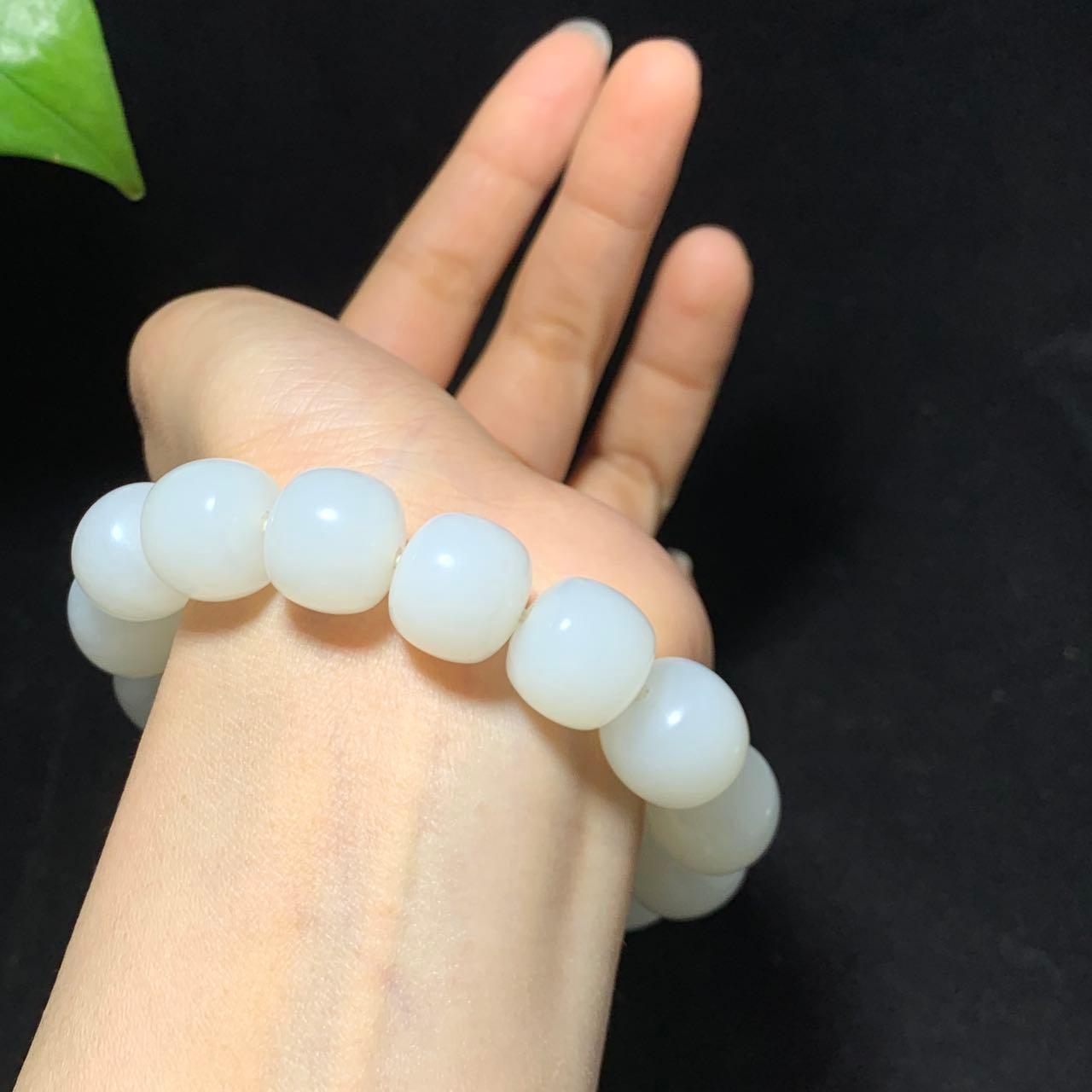 收藏级和田山料羊脂白玉老型珠手串（52.4g）