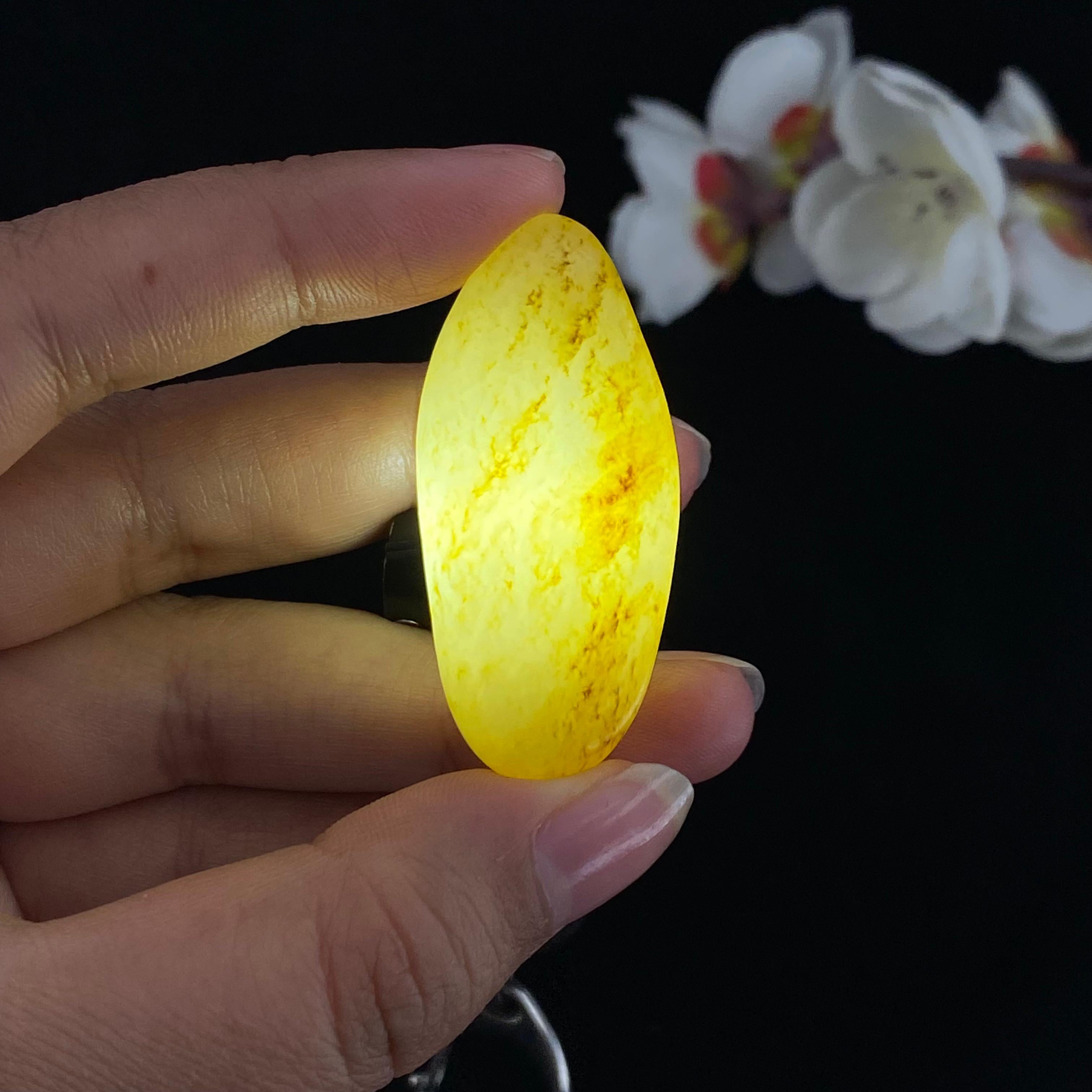 和田玉洒金皮籽料挂件（18.9g）