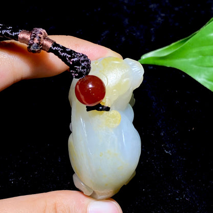 和田玉籽料貔貅把件（76.8g）