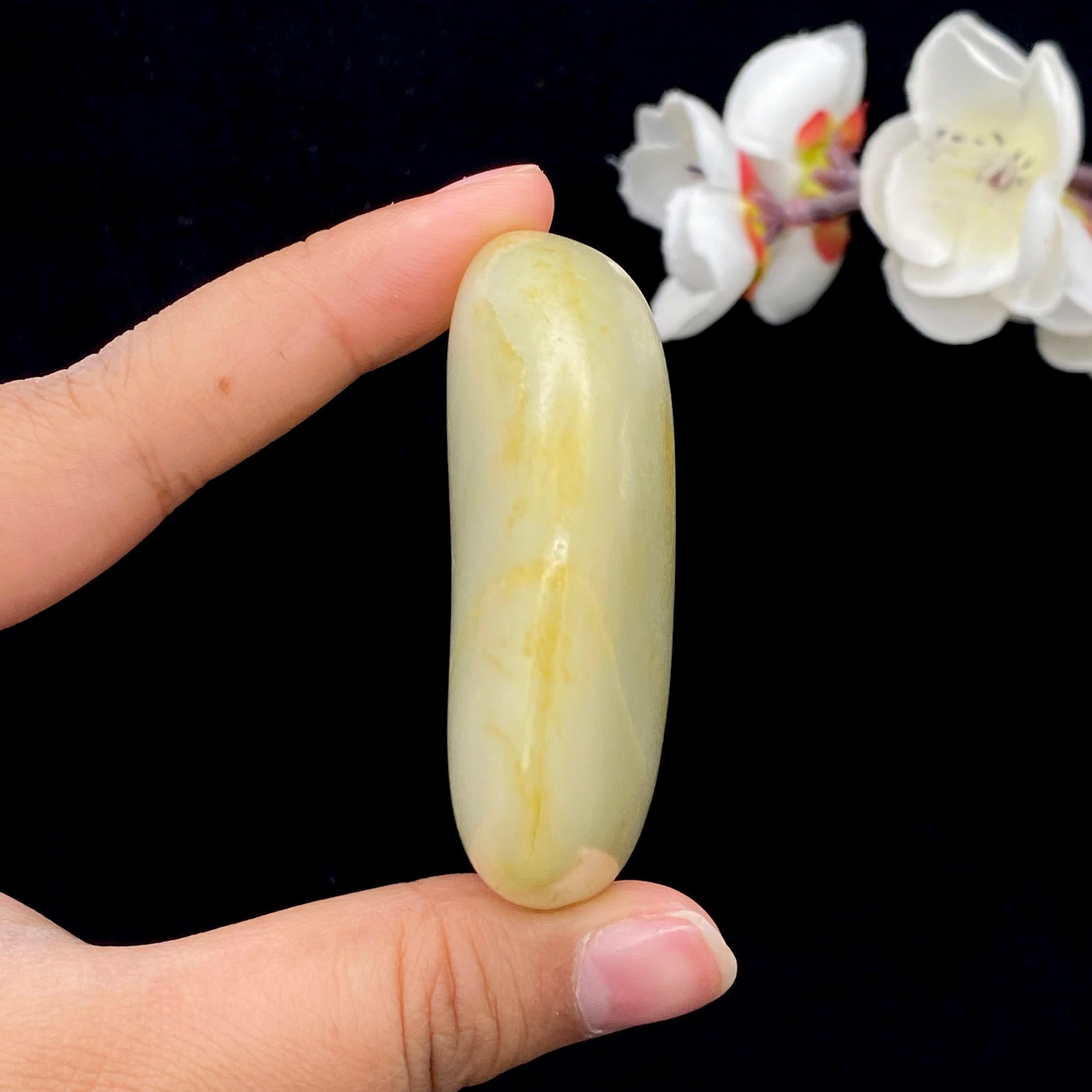 和田玉洒金皮籽料手把件（101.9g）