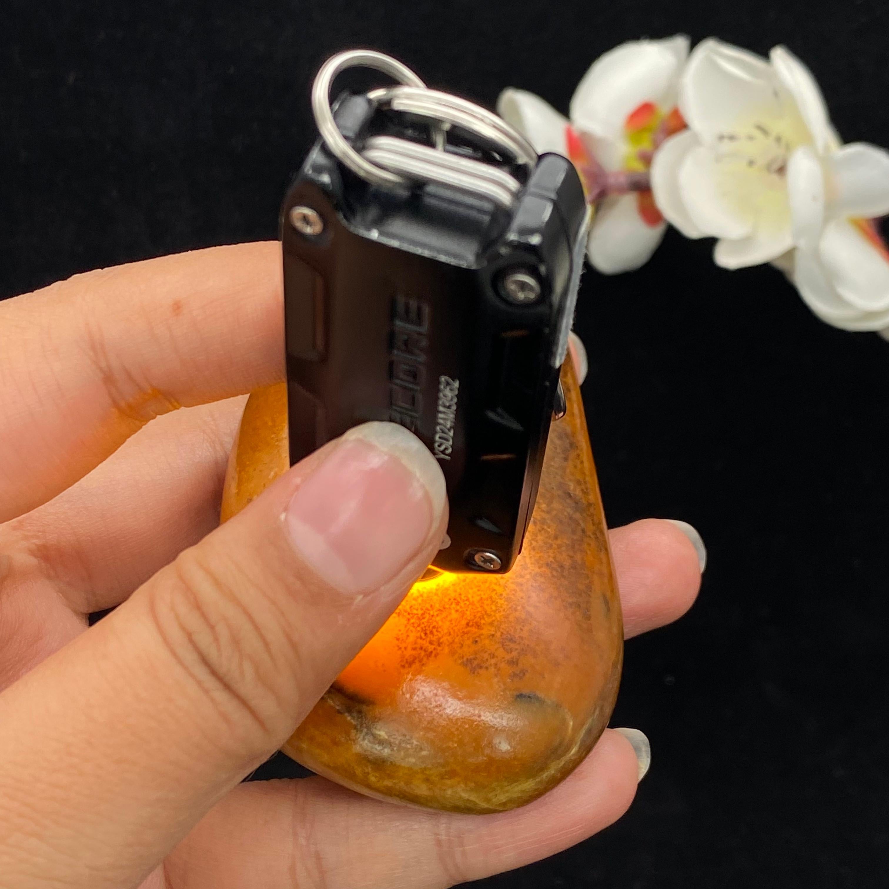 和田玉黄沁皮籽料原石（123g）