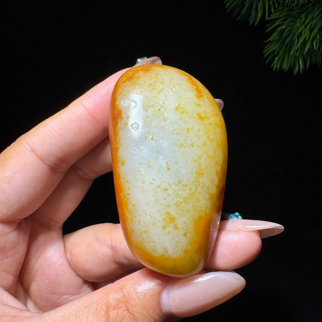 和田玉籽料满黄沁皮钟馗（61.0g）