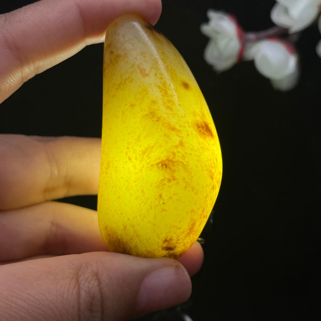 和田玉洒金皮籽料大挂件（52.3g）