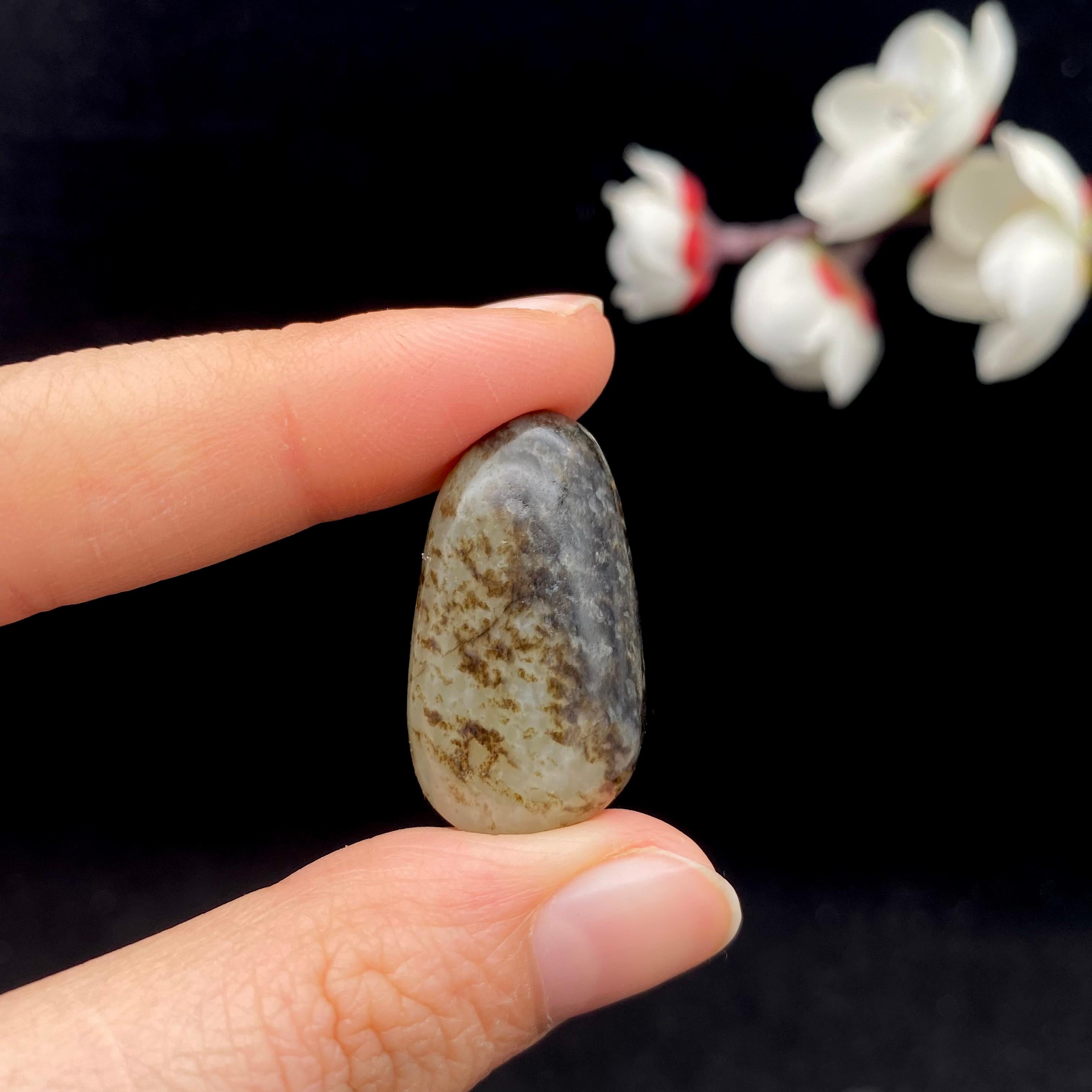 和田玉秋梨皮籽料（8.2g）