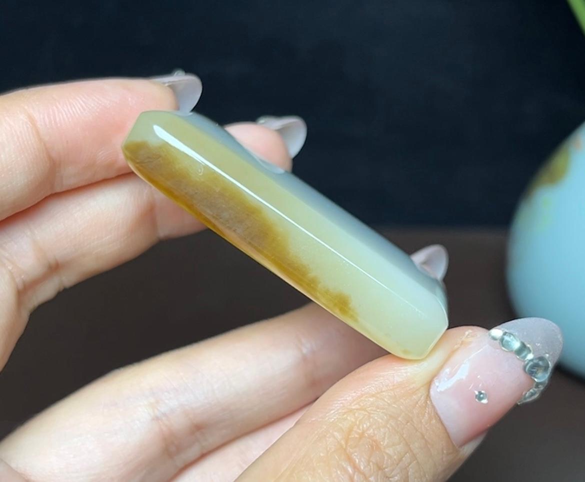新疆和田玉且末糖羊脂玉平安无事牌（38.8g）
