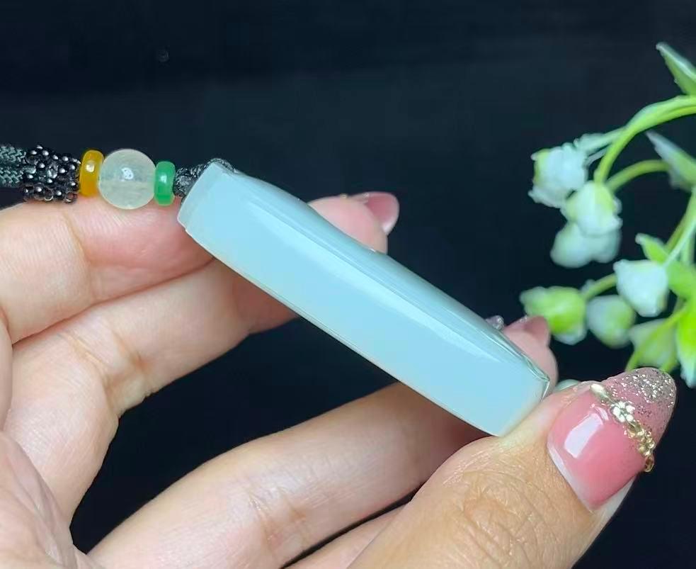 和田玉平安无事牌（54.3g）