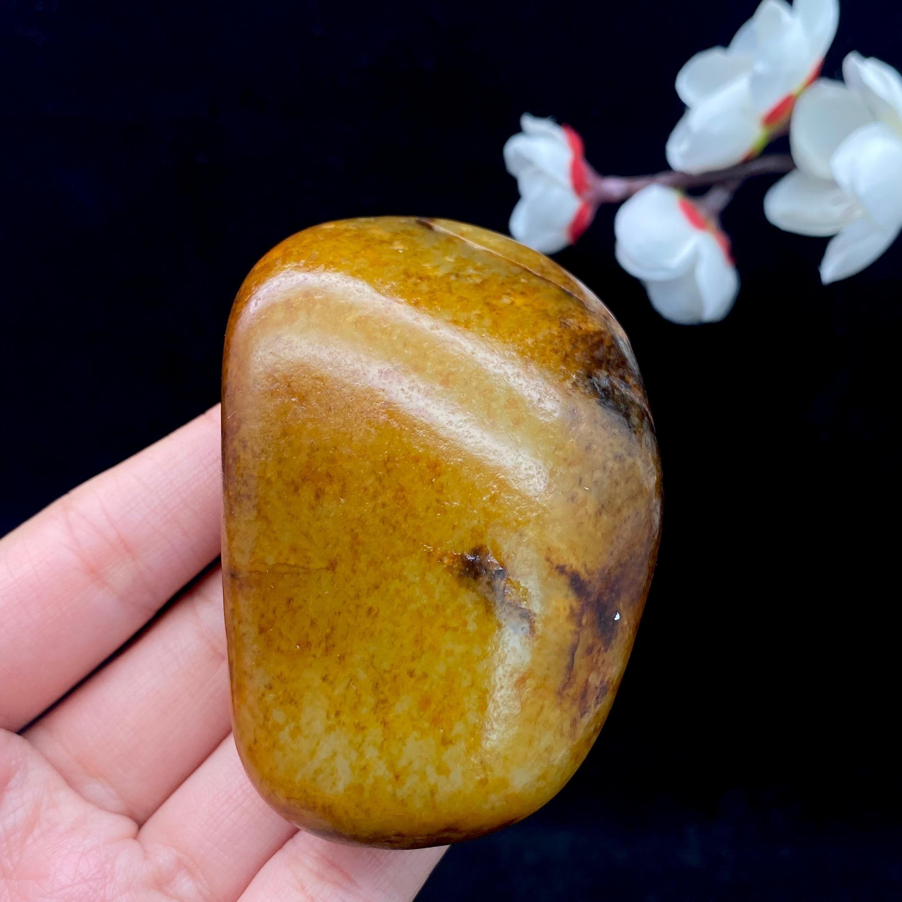 和田玉洒红皮籽料原石（163.3g）