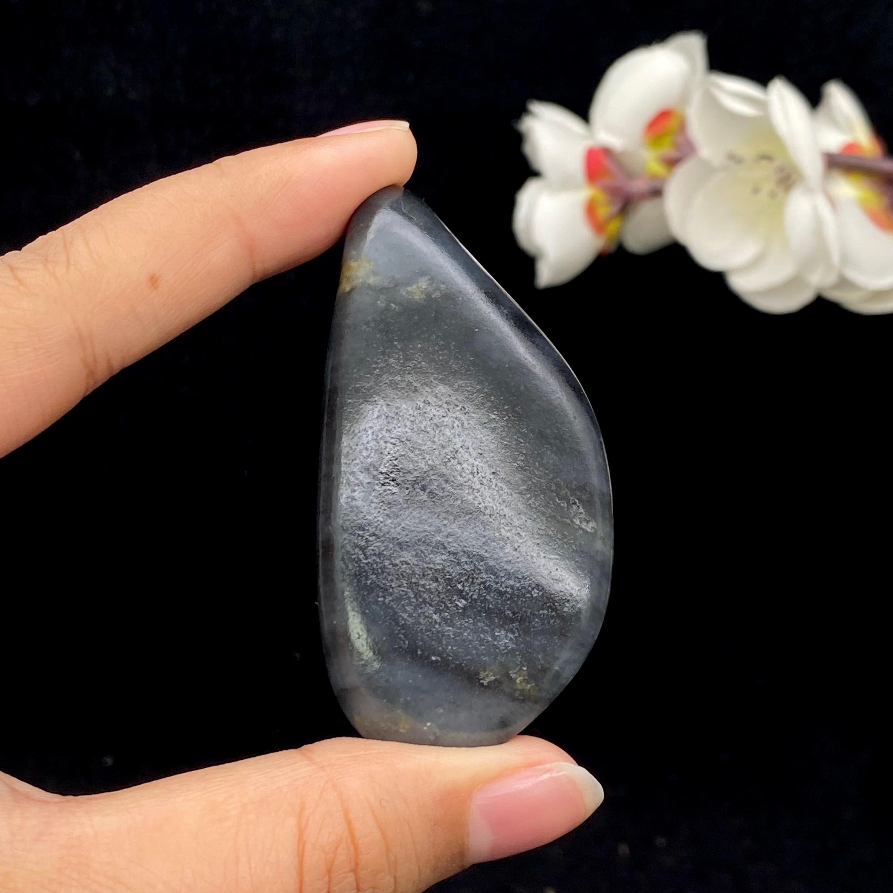 和田玉青花籽料（51.3g）