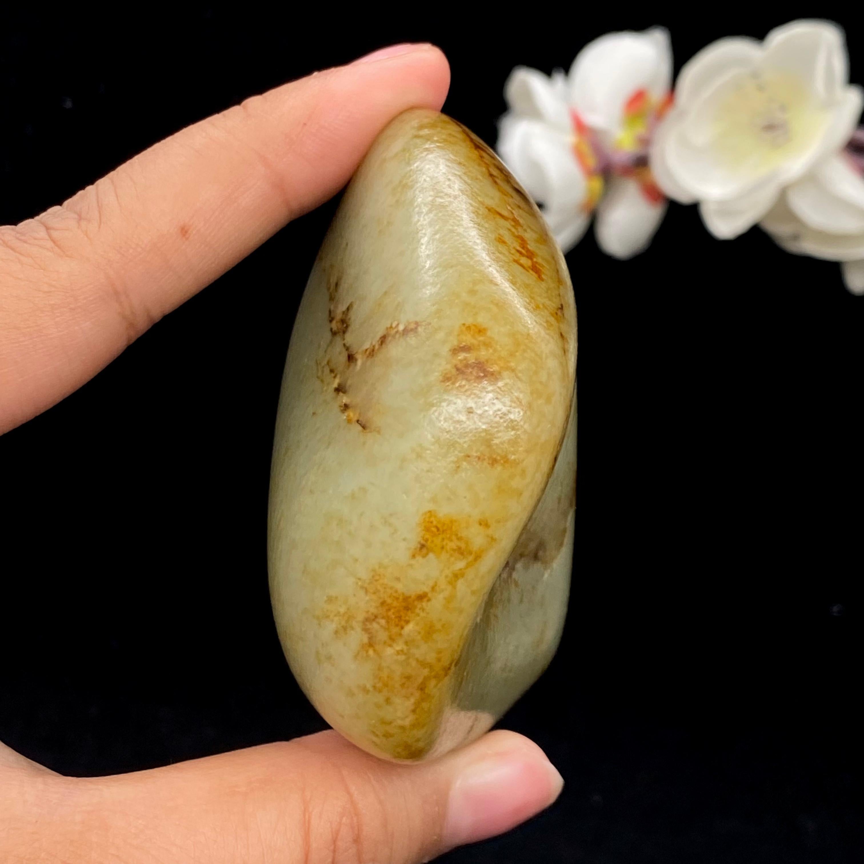 和田玉洒金皮籽料手把件（174.1g）