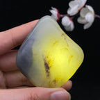 和田玉青花带秋梨皮籽料（96.6g）