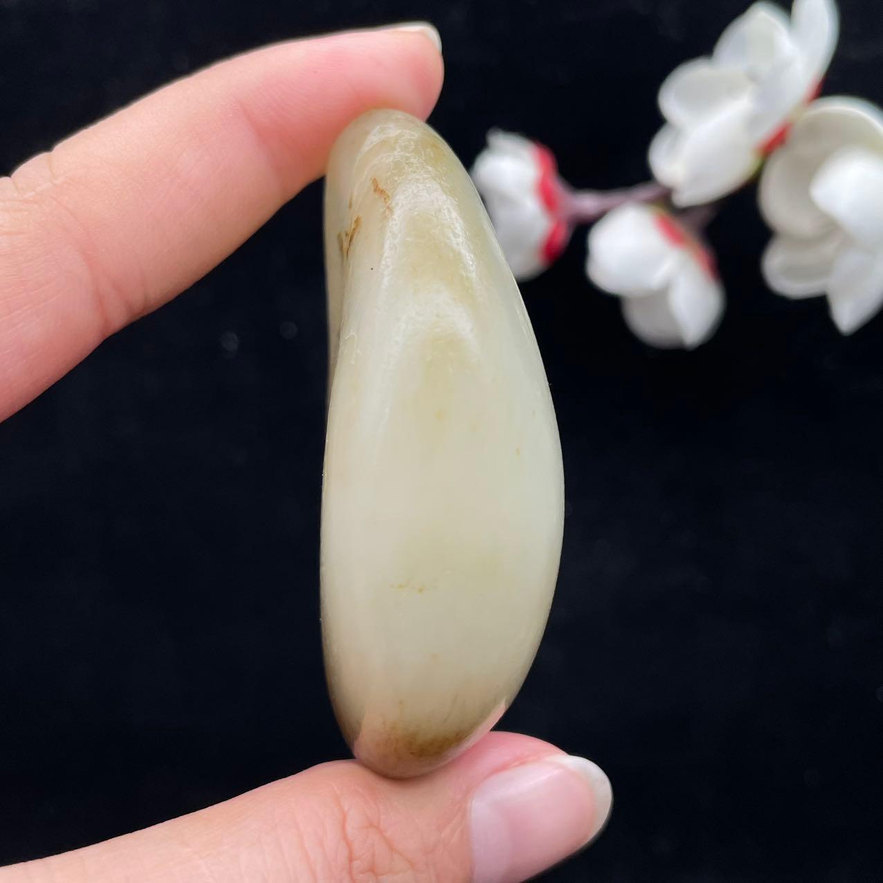 和田玉秋梨皮籽料手把件（89.8g）
