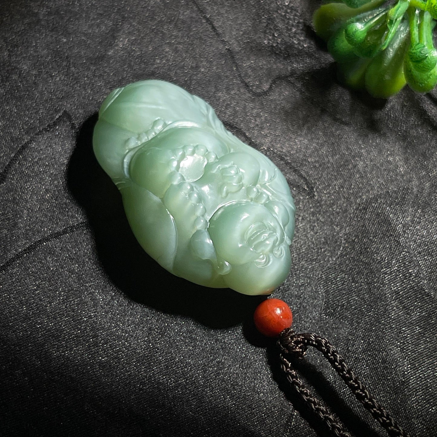 和田玉碧玉粉青猫眼佛公（15.3g）